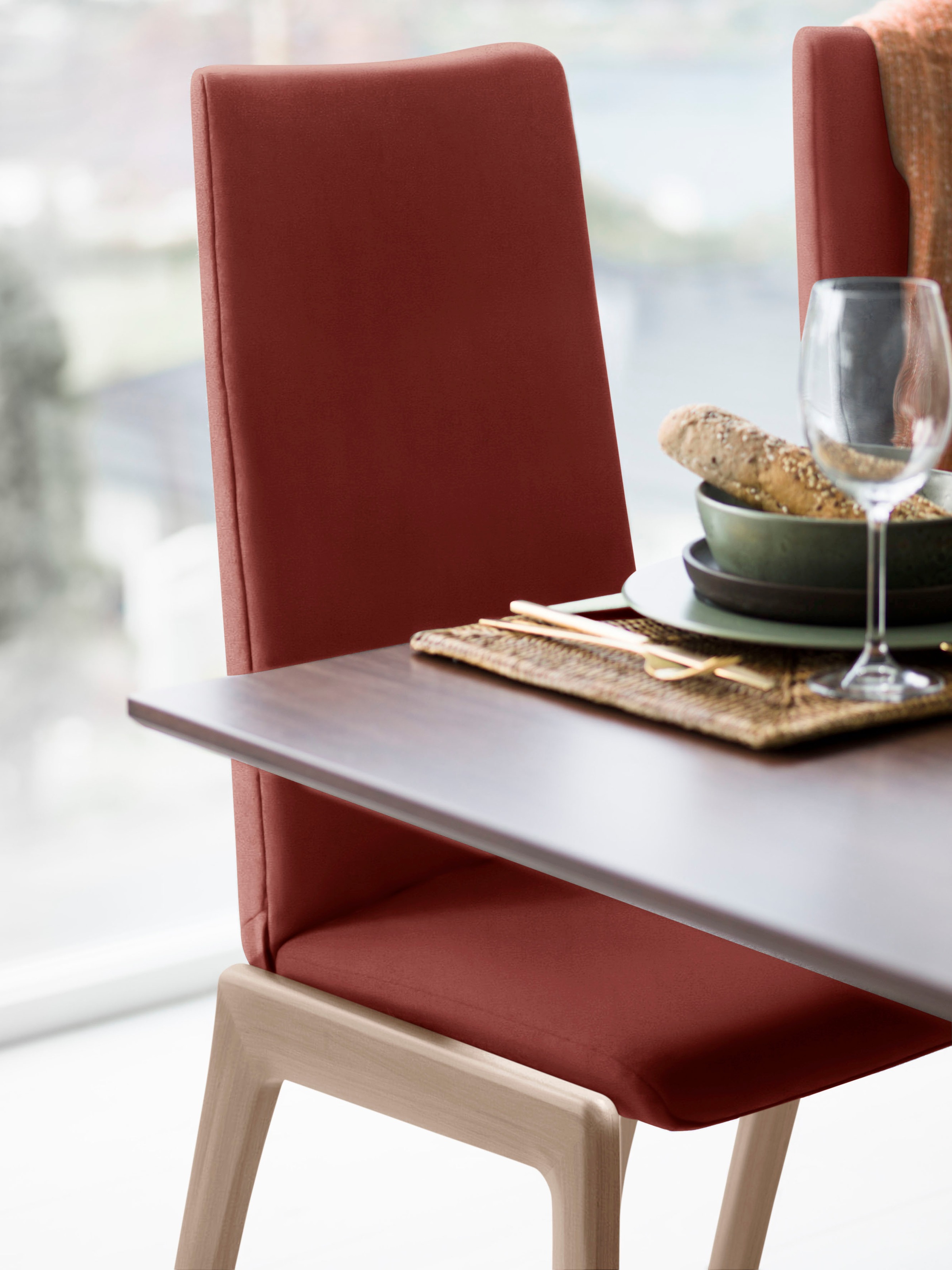 Polsterstuhl STRESSLESS "Laurel", rot (rot dinamica, walnuss), B:57cm H:105cm T:60cm, Microfaser DINAMICA (88% Polyester, 12% Polyurethan), Stühle, Polsterstuhl, High Back, Größe M, mit abgerundeten Beinen in Walnuss