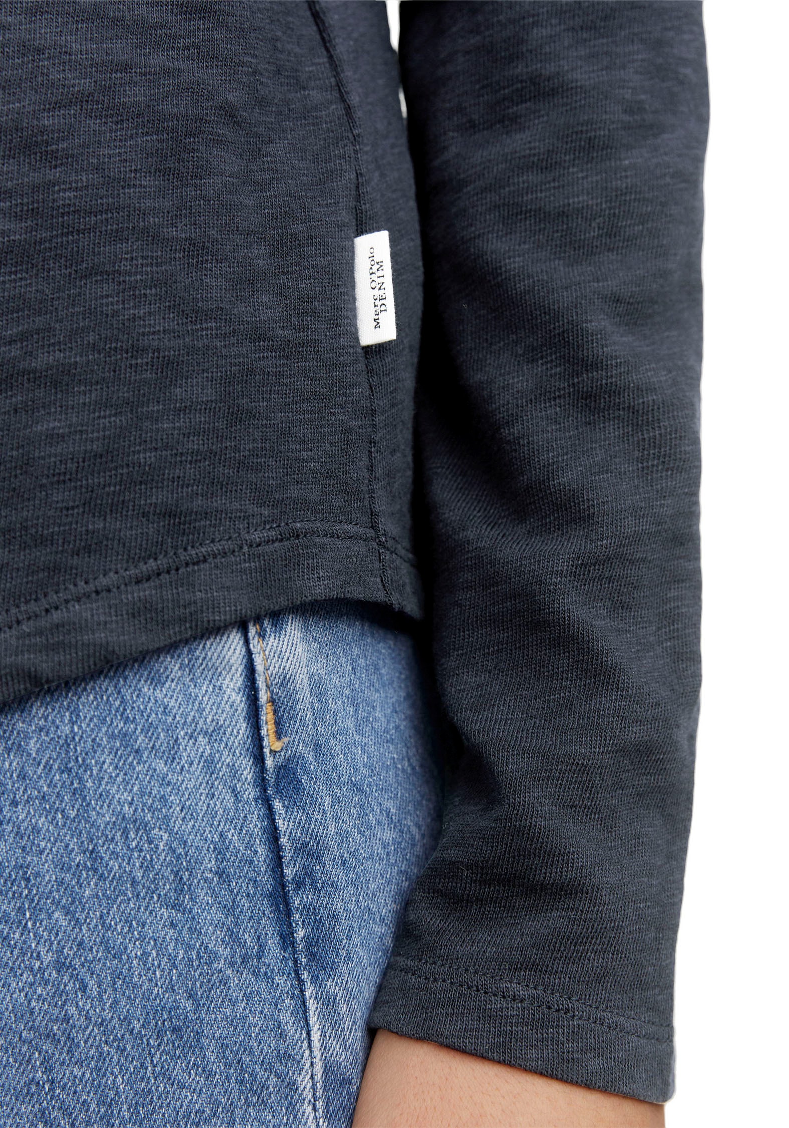 Marc OPolo DENIM Langarmshirt, mit Rollkante am V-Ausschnitt günstig online kaufen