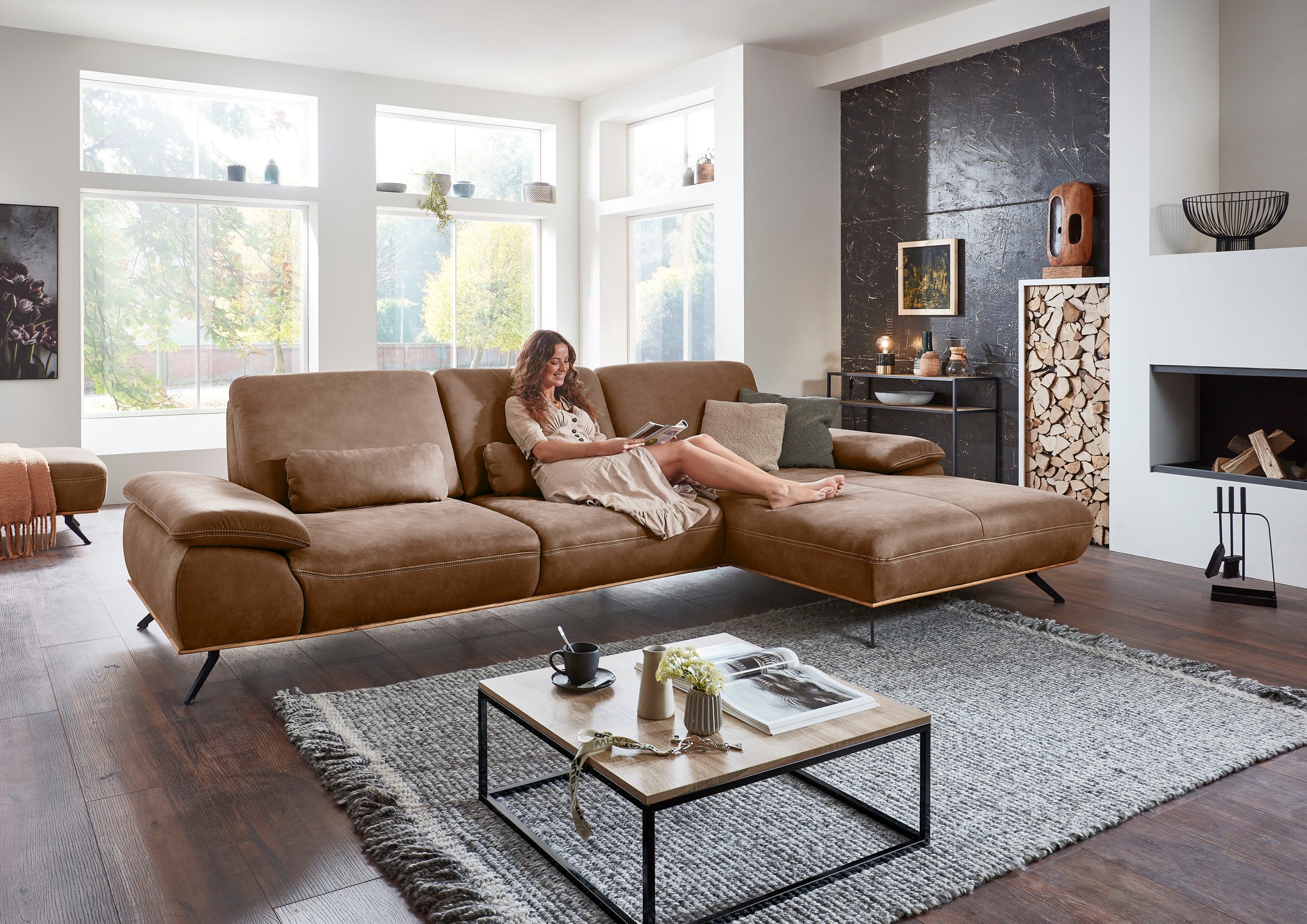 Die PlanBar Ecksofa "PN-EM18063 L-Form, B: 322 cm" optional mit echt bezogenem Rücken, Sitztiefen- und Armteilverstellung