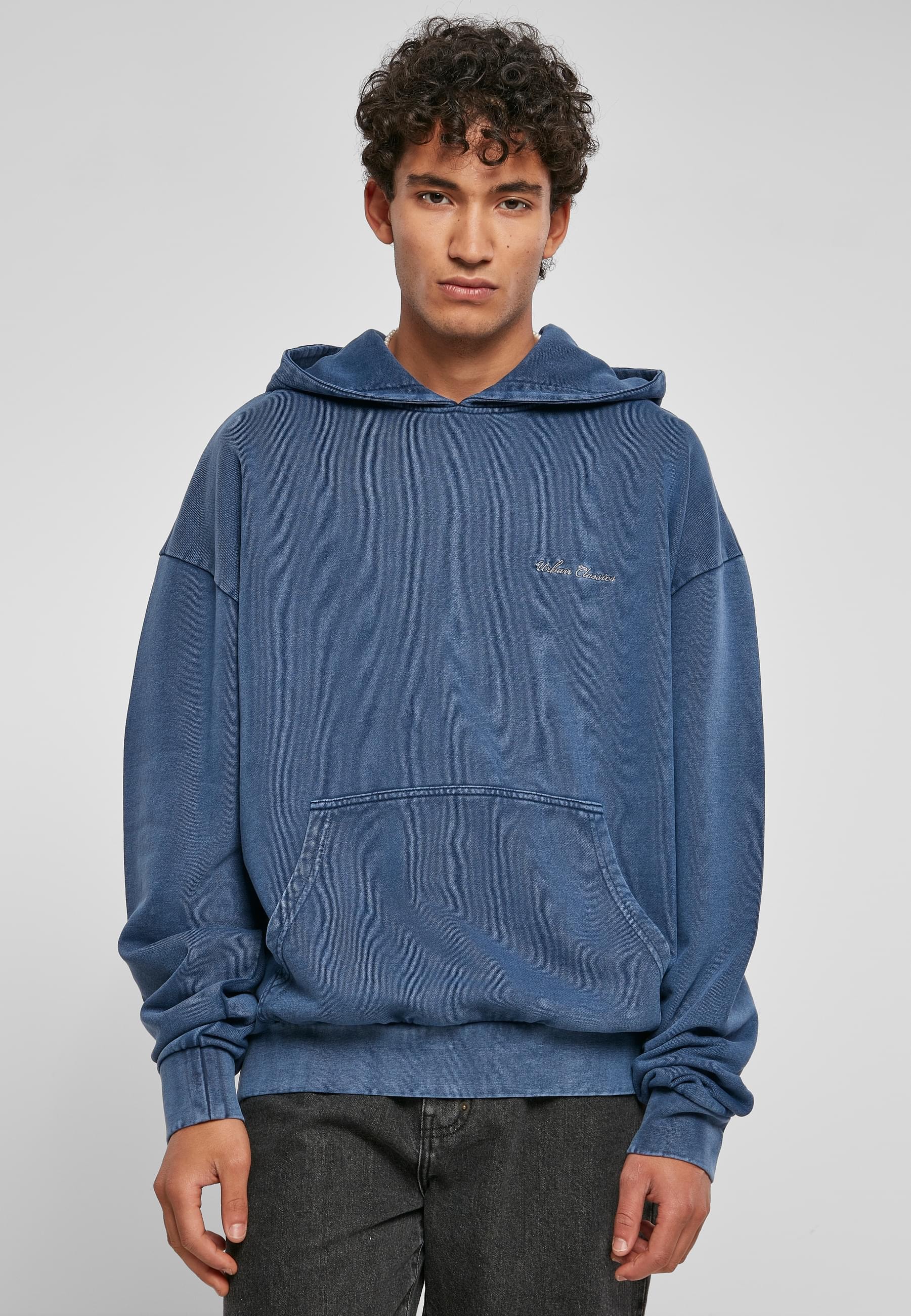 URBAN CLASSICS Kapuzensweatshirt »Urban Classics Herren Small Embroidery Hoody«, (1 tlg.)