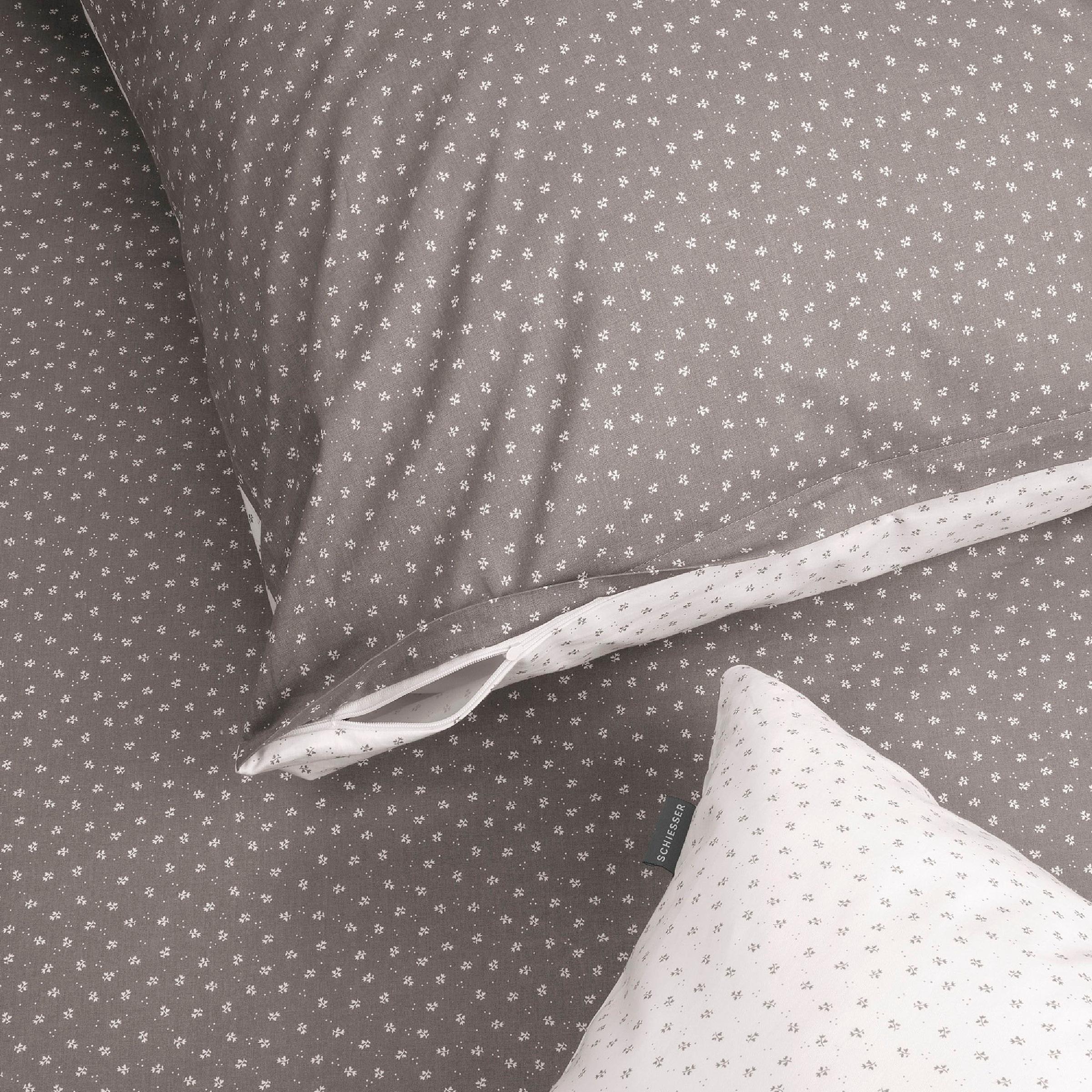 Thumbnail - Schiesser Bettwäsche "Millie aus weicher Baumwolle mit filigranen Blüten" 2 Stk. tlg. MADE IN GREEN by OEKO-TEX