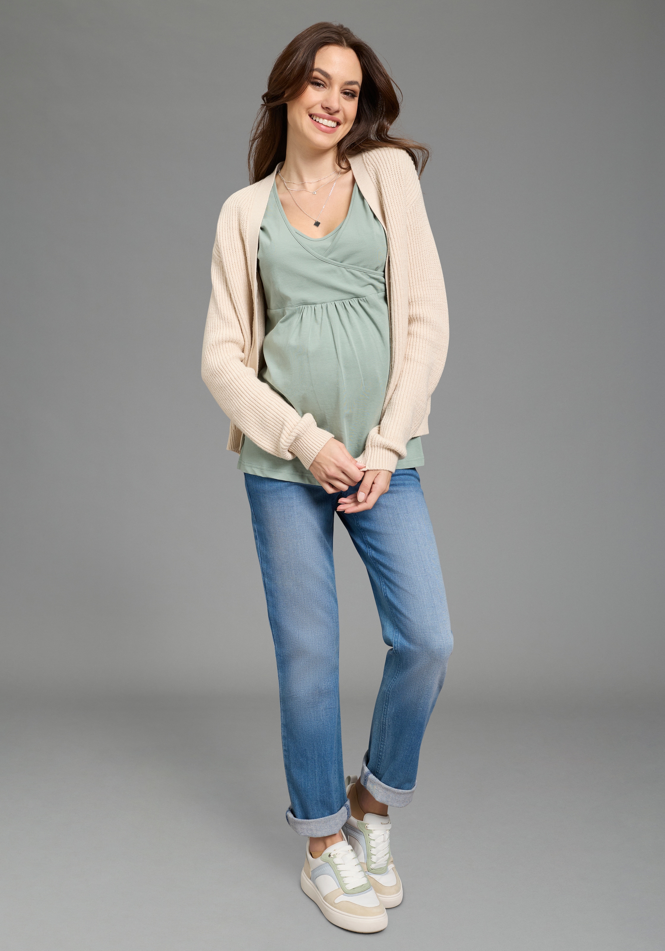 Neun Monate Umstandsshirt »2er Pack Umstands-T-Shirt« Packung, 2, 2 tlg. ausgestellte Passform, Kurzarm, Wickeloptik mit Stillmöglichkeit