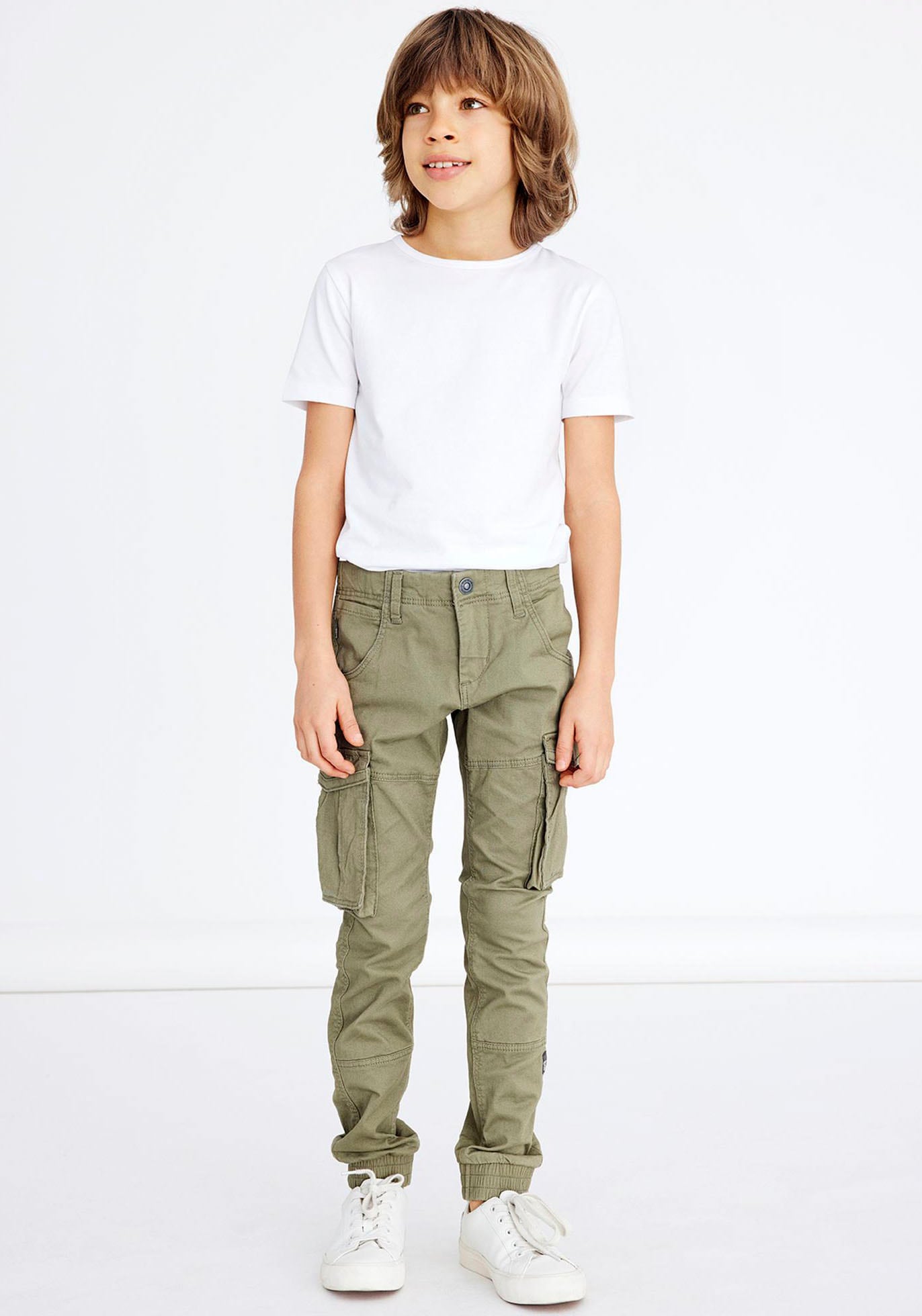 Cargohose NAME IT "NKMRYAN – für Jungen mit verstellbarem Bund und Stretchkomfort", Jungen, Gr. 152, N-Gr, grün (deep lichen grün), Twill, Obermaterial: 98% Baumwolle, 2% Elasthan, unifarben, regular fit knöchellang, Hosen Cargohose, unifarben, casual, re