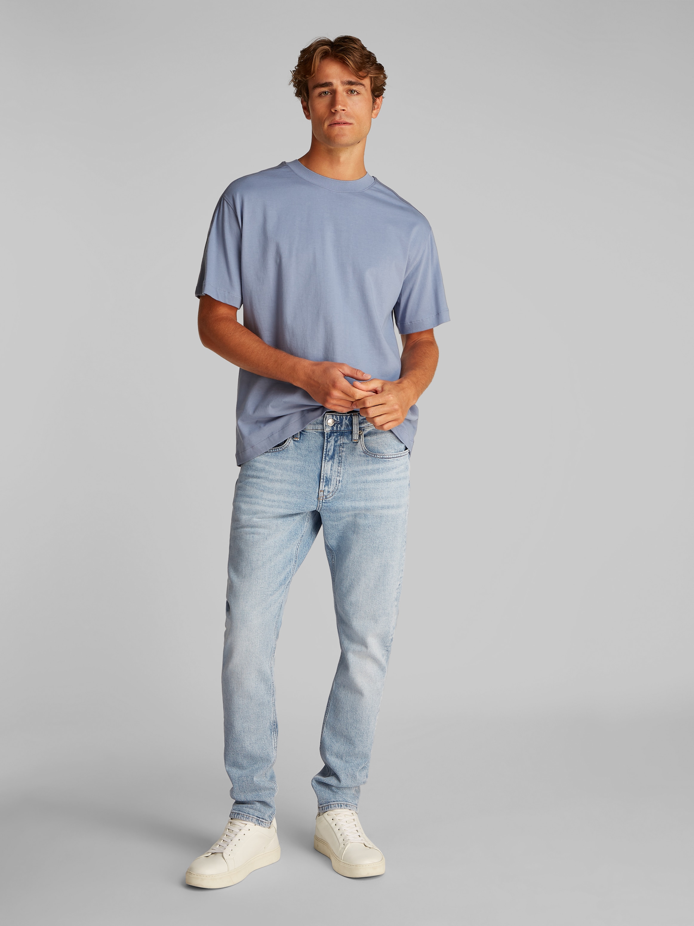 Calvin Klein Jeans Tapered-fit-Jeans »SLIM TAPER«, in hellblauer Waschung