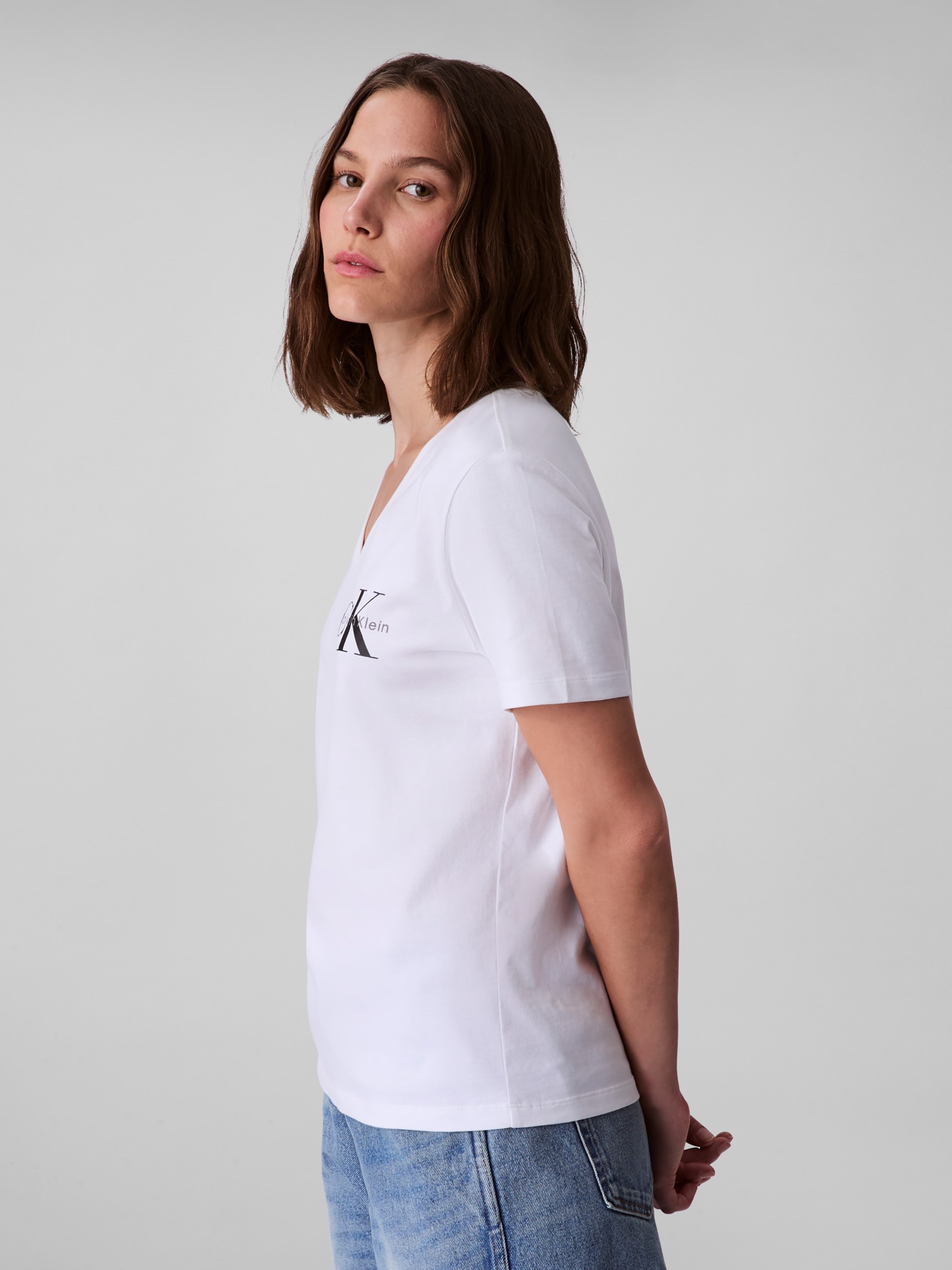 Calvin Klein Jeans Kurzarmshirt »A- Logo VN 2 pack Tee«, (Packung, 2er-Pack), Mit V-Ausschnitt