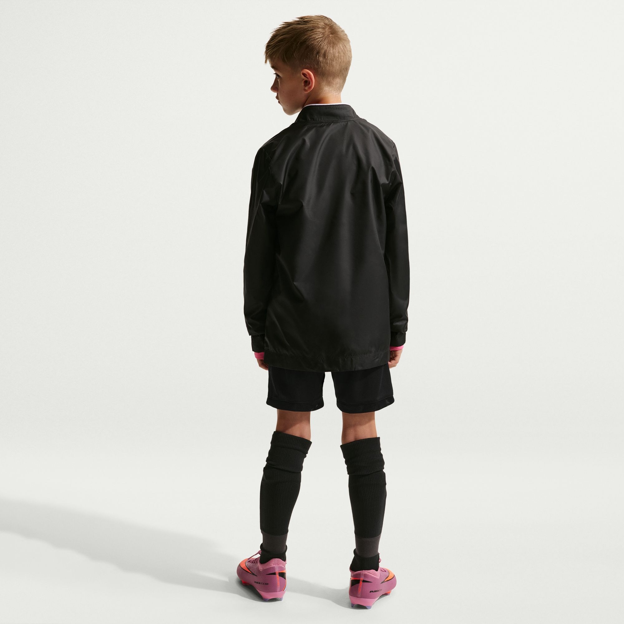 Nike Trainingsshorts »Nike Academy Big Kids' Dri-FIT 7" Soccer Shorts«  aus leichtem Material, mit Mesh-Einsätzen