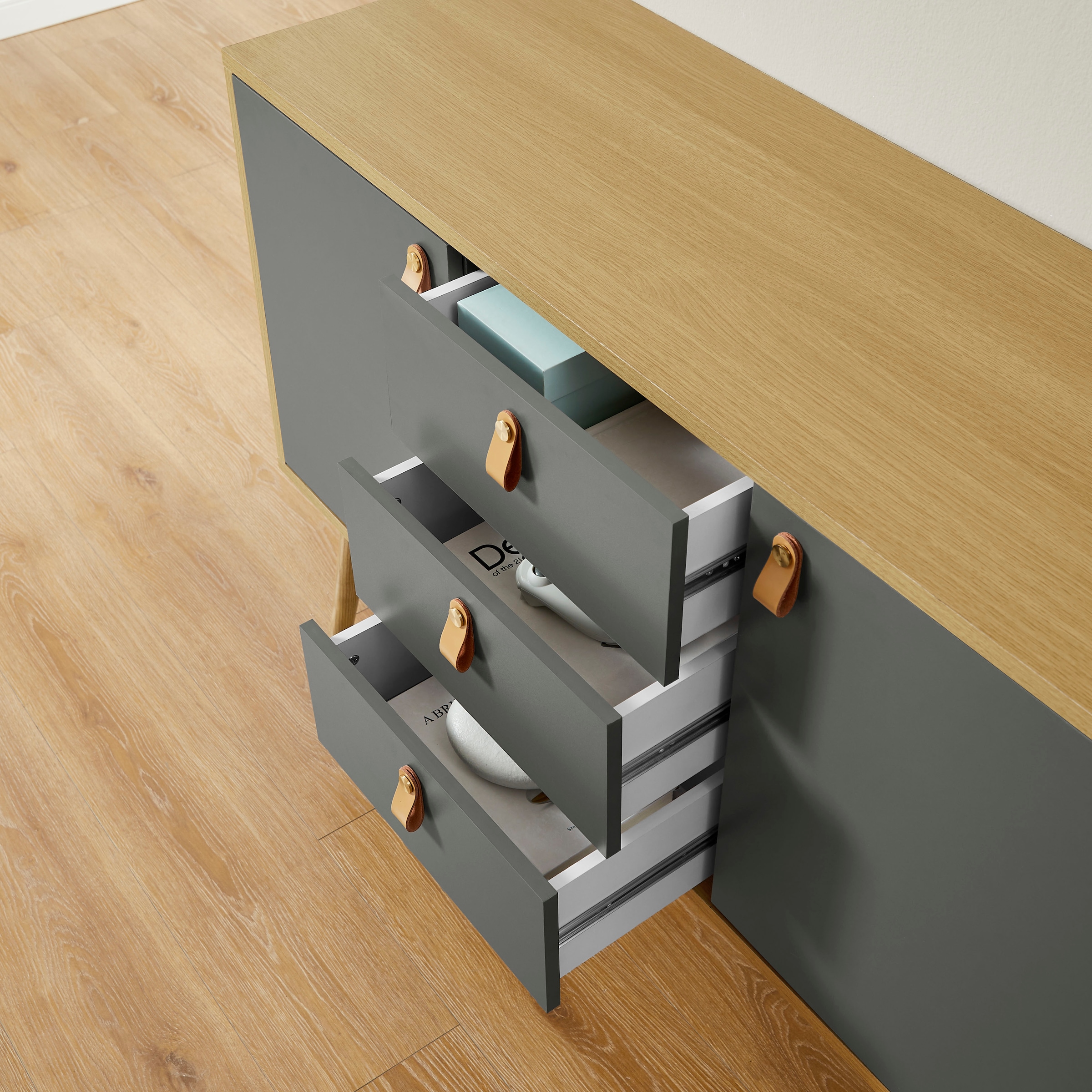 Leonique Sideboard »Avril« Korpus aus Melamin & MDF, ABS-Kunststoff Kanten, Soft-Close-Funktion