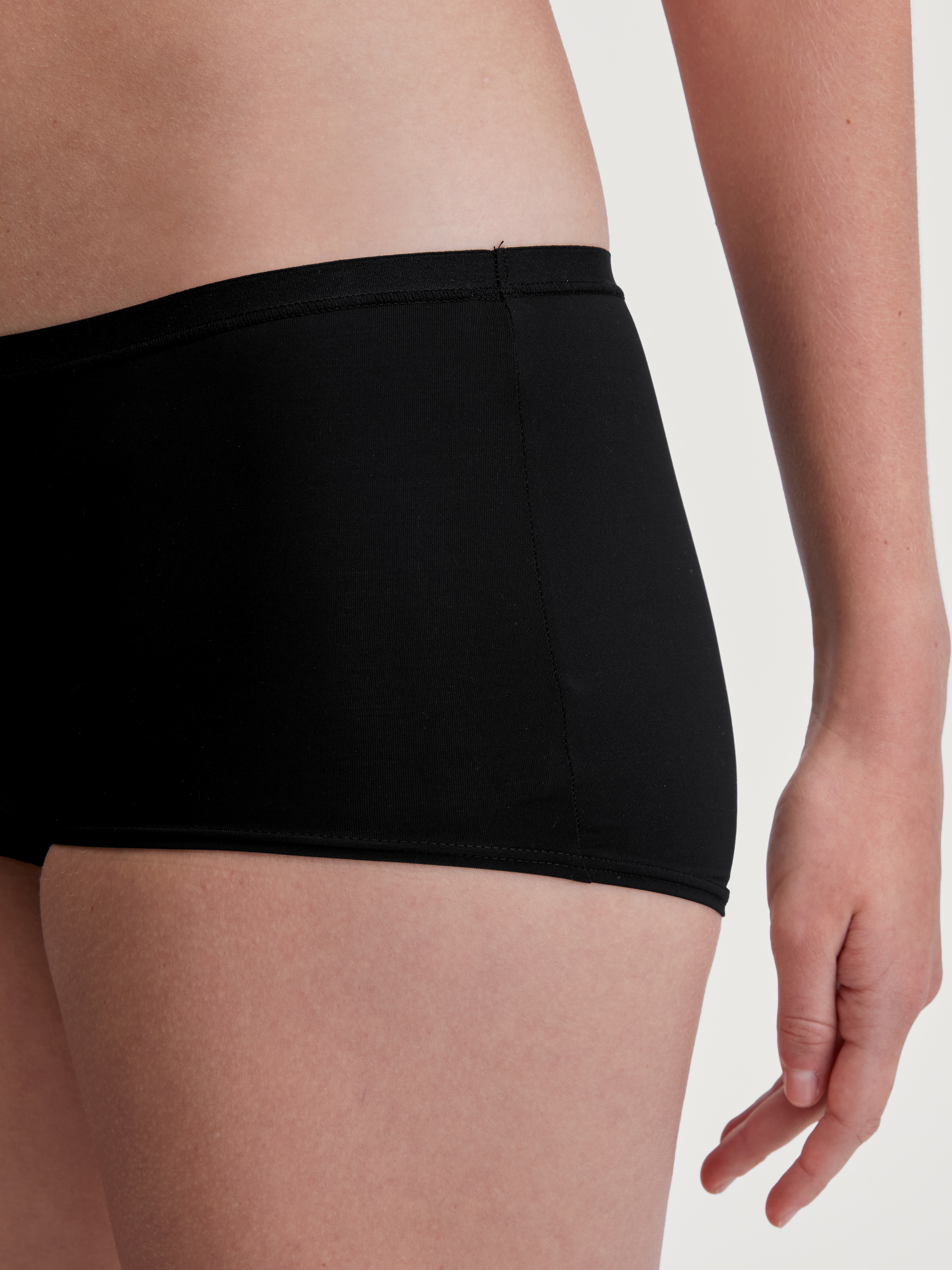 Slip CALIDA "Sleek Skin", Damen, Gr. L (48/50), schwarz, Single Jersey, Obermaterial: 73% Polyamid, 27% Elasthan, körpernah, Unterhosen Slip, weich, elastischer Bund, schmaler Schnitt 6