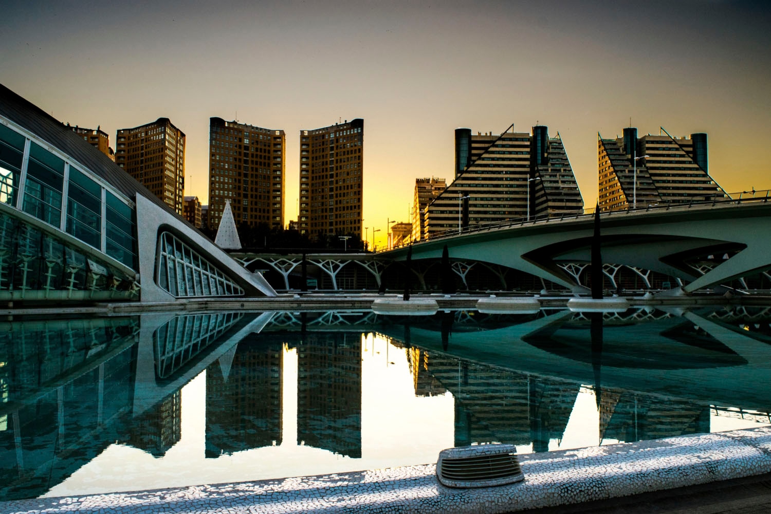 queence Acrylglasbild "Seebrücke" Elemente der Architektur  Gebäude  Skylin günstig online kaufen