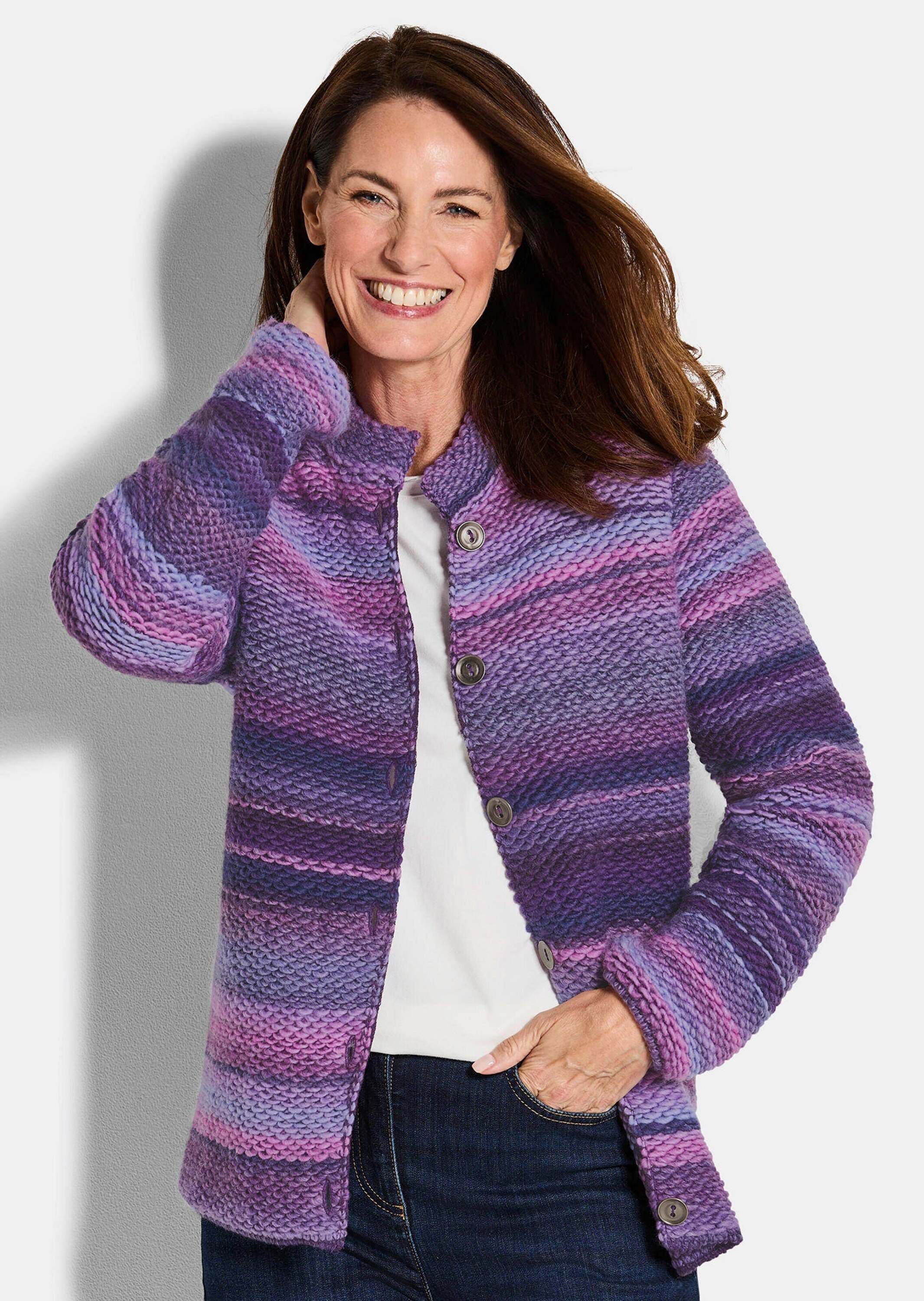 GOLDNER Strickjacke »Kurzgröße Strickjacke mit Multicolor Ringeloptik«