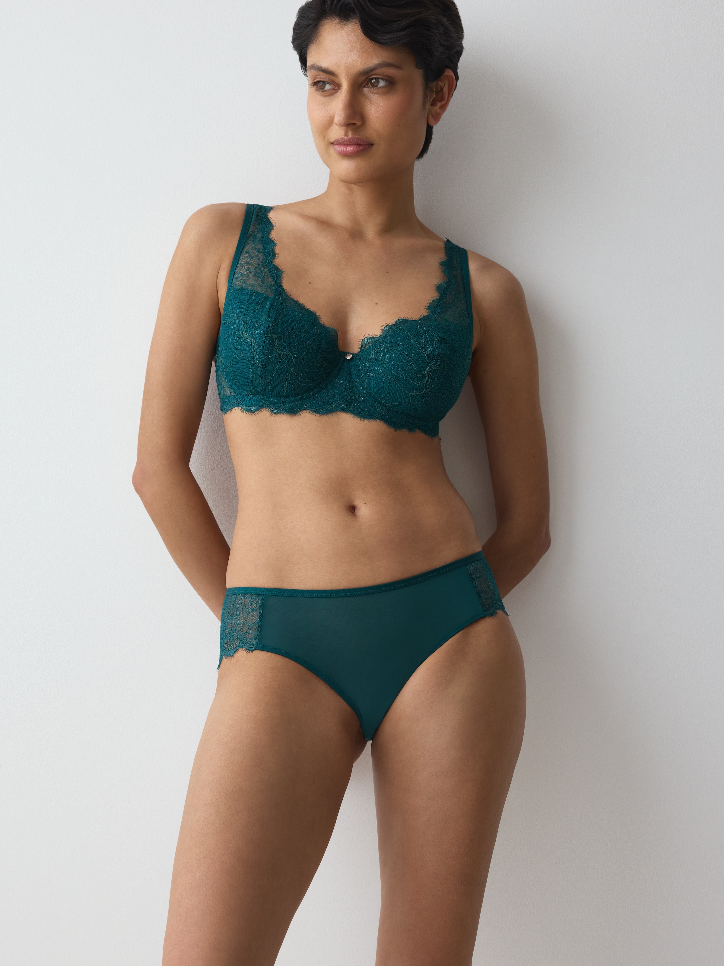Triumph "Amourette Sparkle Hipster" schmmernde Spitze