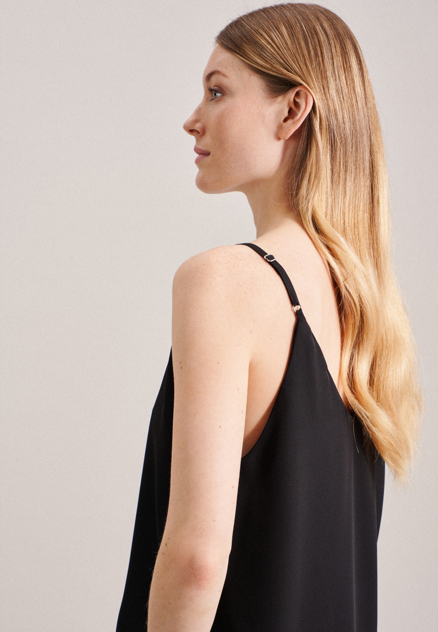 seidensticker Shirttop »Schwarze Rose«, Ohne Arm V-Neck Uni