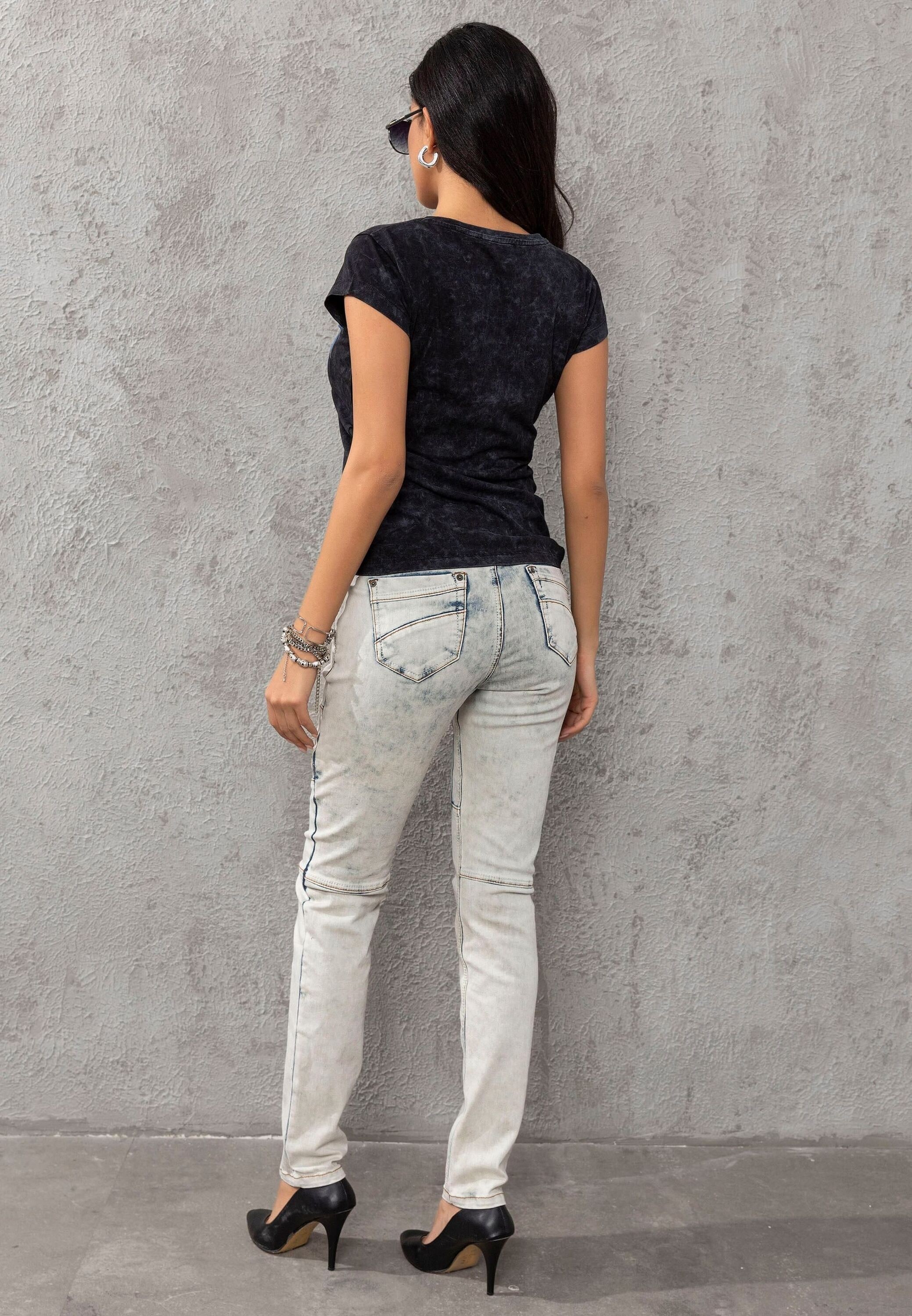 Cipo & Baxx Slim-fit-Jeans "Jeans", mit extravagantem Nahtdesign, WD382 günstig online kaufen