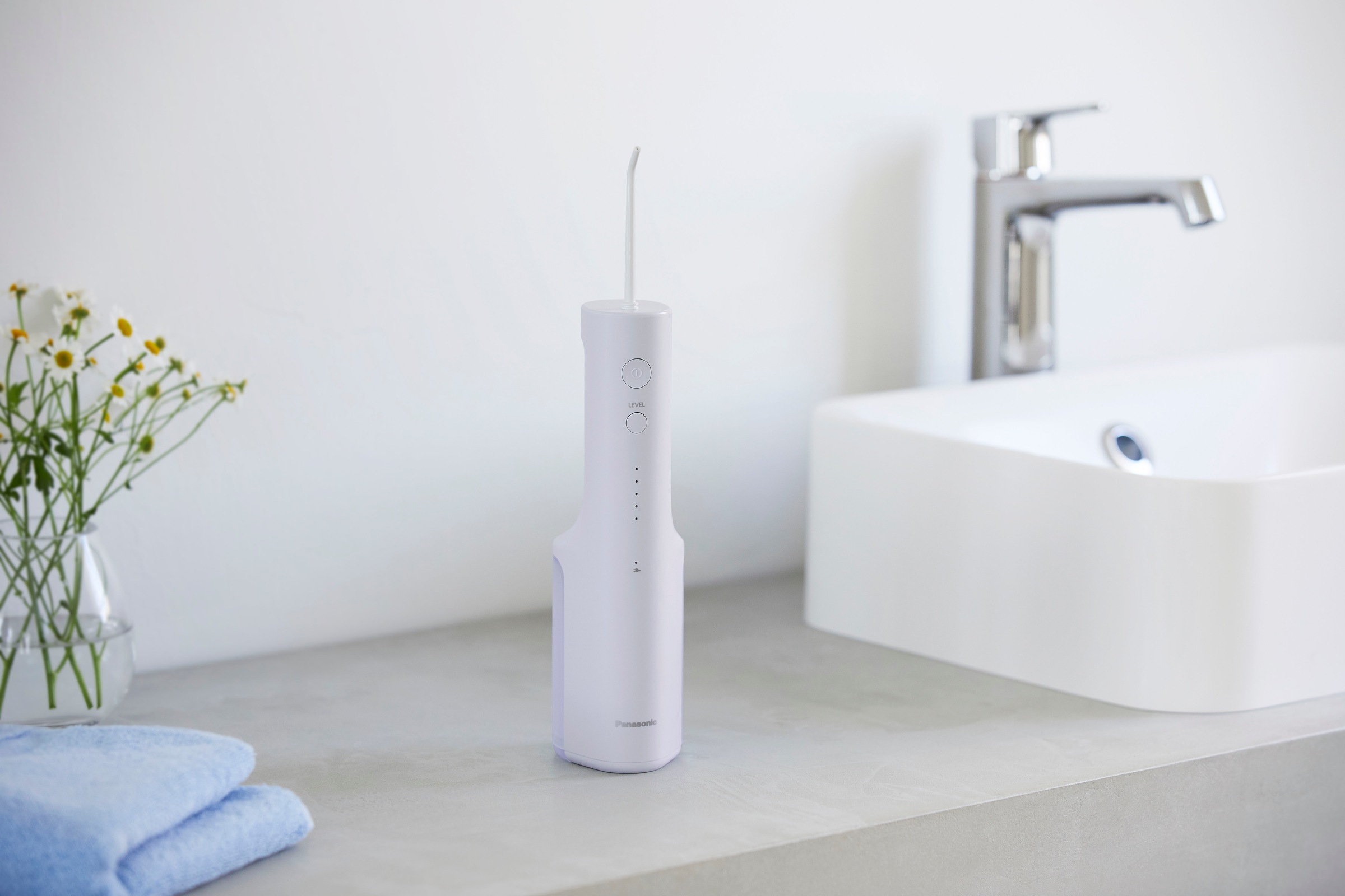 Panasonic Munddusche »EW-DJ27-V303«, 4 St. Aufsätze, Kabellos, 5 Stufen, 200 ml Wassertank, kontaktloses Laden