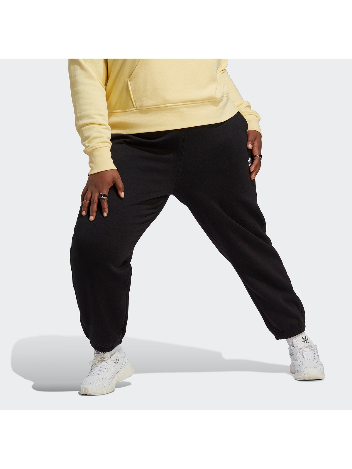adidas Originals Sporthose »Große Größen«, Elastisches Bündchen mit Kordelzug
