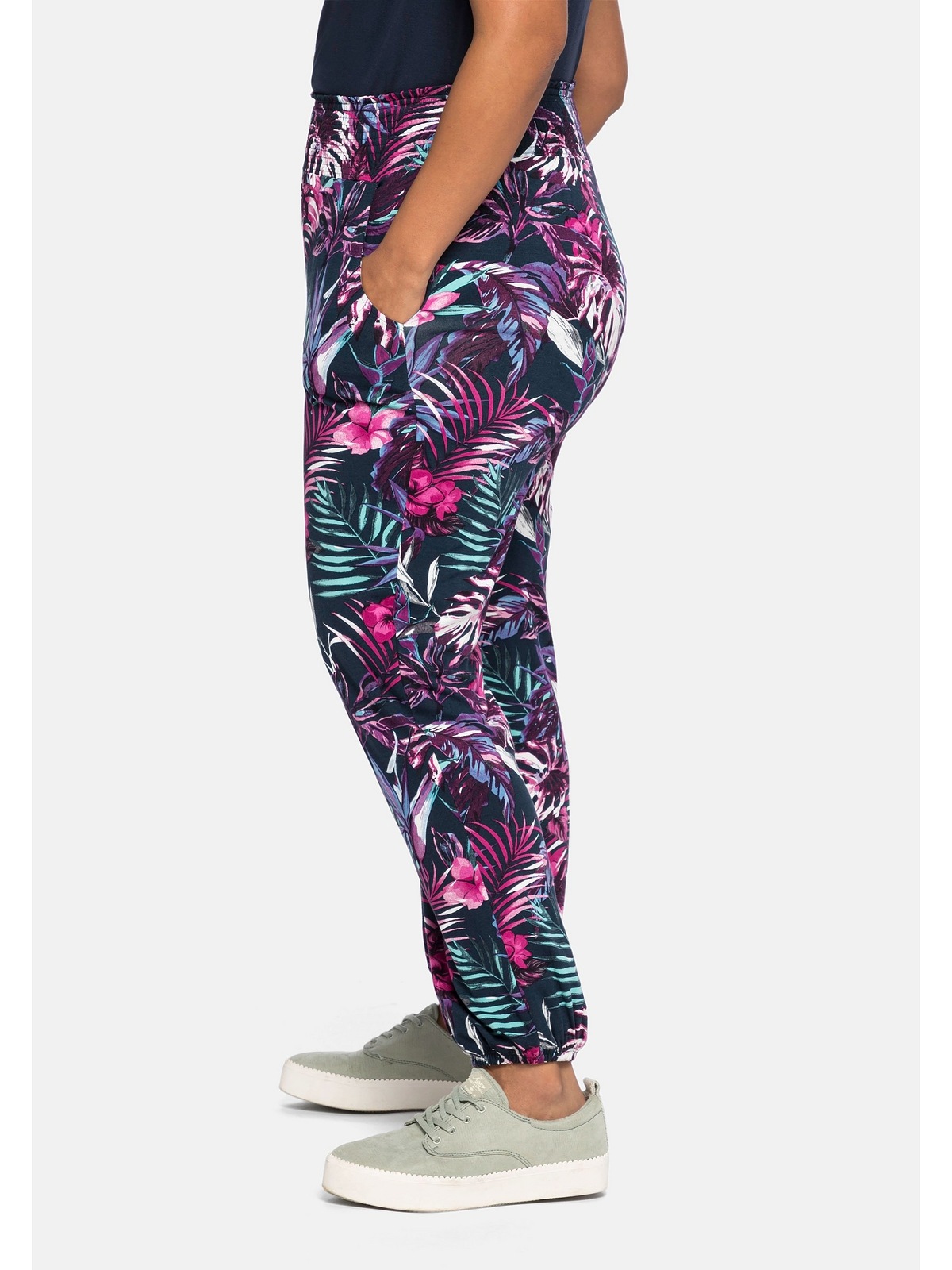 Sheego Schlupfhose »Große Größen«, im Joggpants-Stil, mit Alloverprint