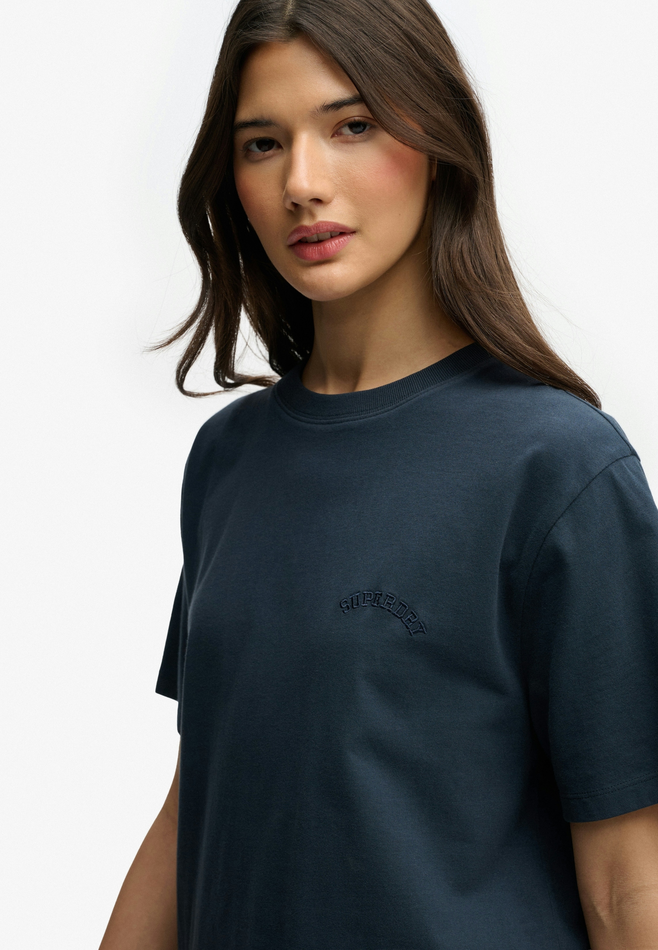 Superdry T-Shirt »ESSENTIAL LOGO LOOSE TEE« mit Rundhalsausschnitt, ohne Verschluss, Relaxed Fit, Kurzarm