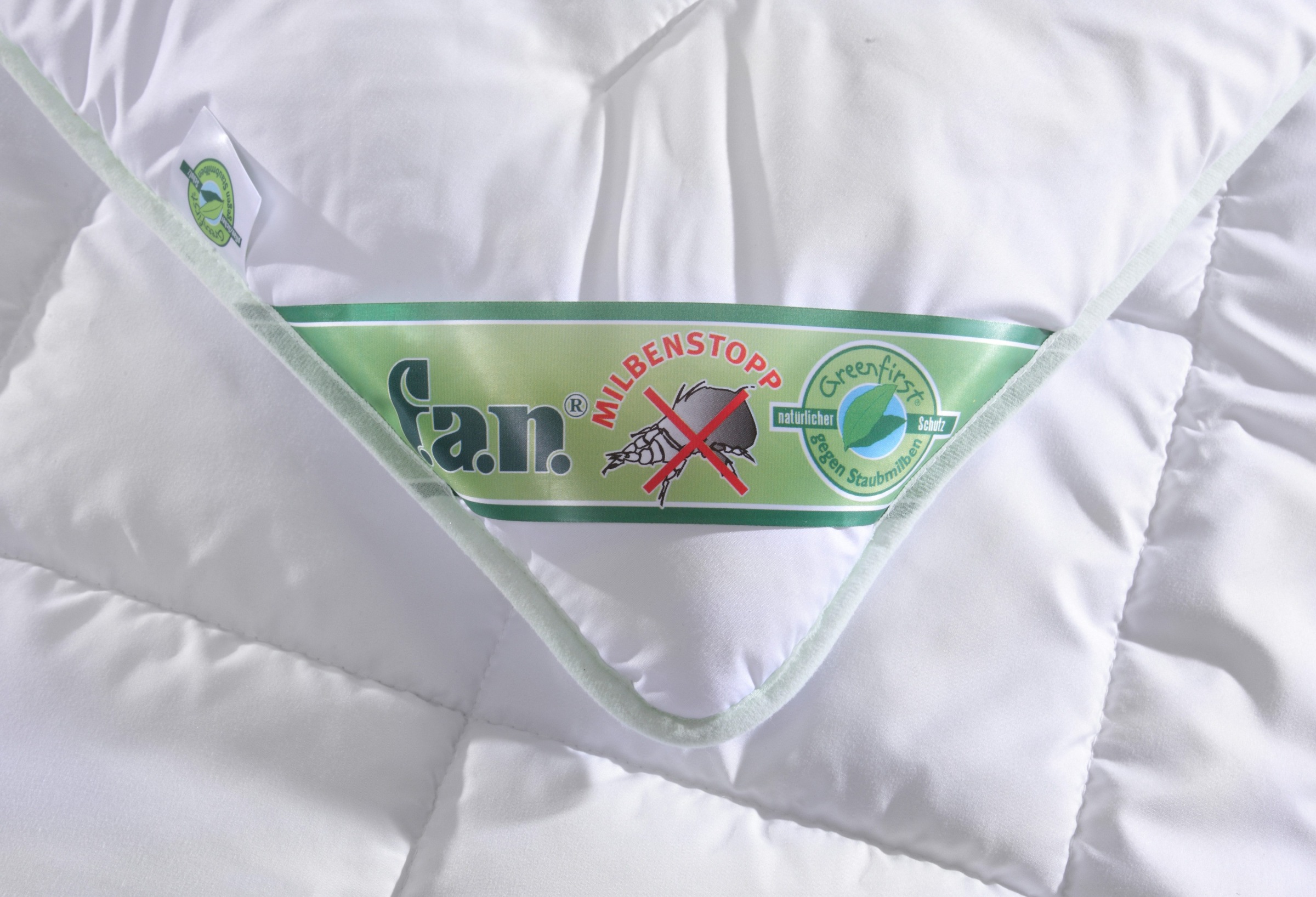 fan Microfaserbettdecke »Greenfirst«, warm, Füllung Polyesterfaser, Bezug 100% Baumwolle, (1 St.), von Verbrauchern getestet