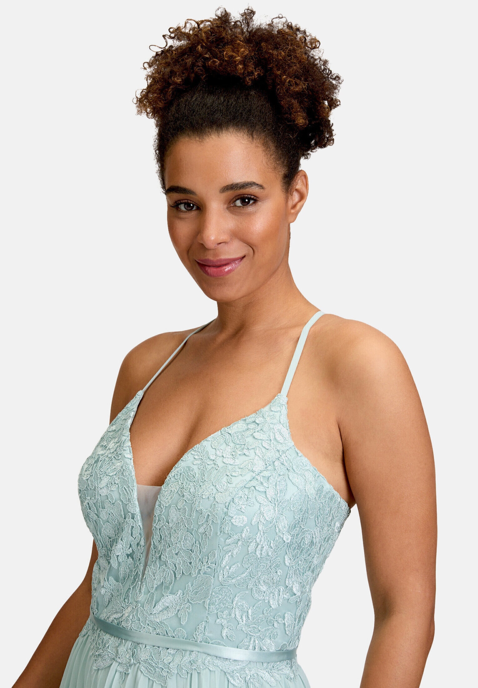 Vera Mont Abendkleid »Damen mit Stickerei« Ohne Tasche Plissee