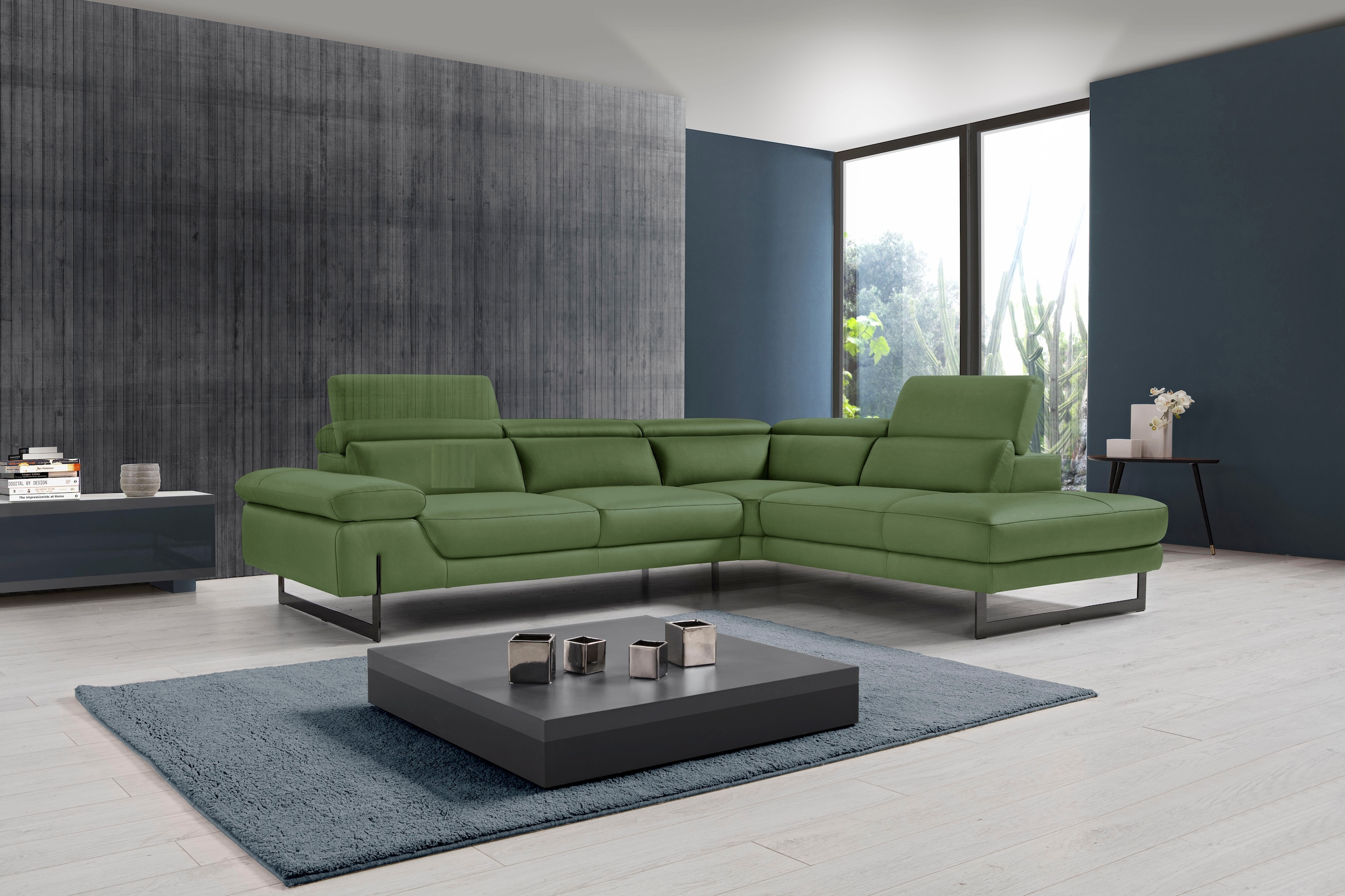 Egoitaliano Ecksofa "Queenie, extravagantes Sofa mit erstklassigem Sitzkomfort, L-Form" mit verstellbarer Armlehne und Kopfteilen für Wohlfühlkomfort