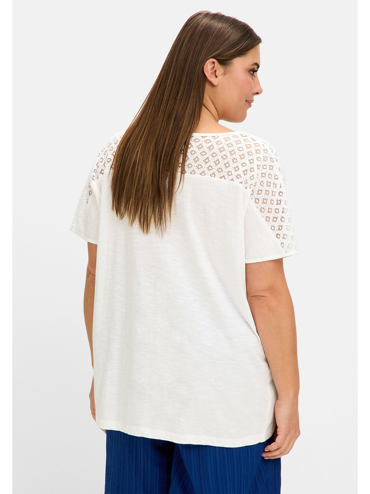 Sheego T-Shirt "Große Größen", mit Spitze und V-Ausschnitt, aus Flammgarnje günstig online kaufen