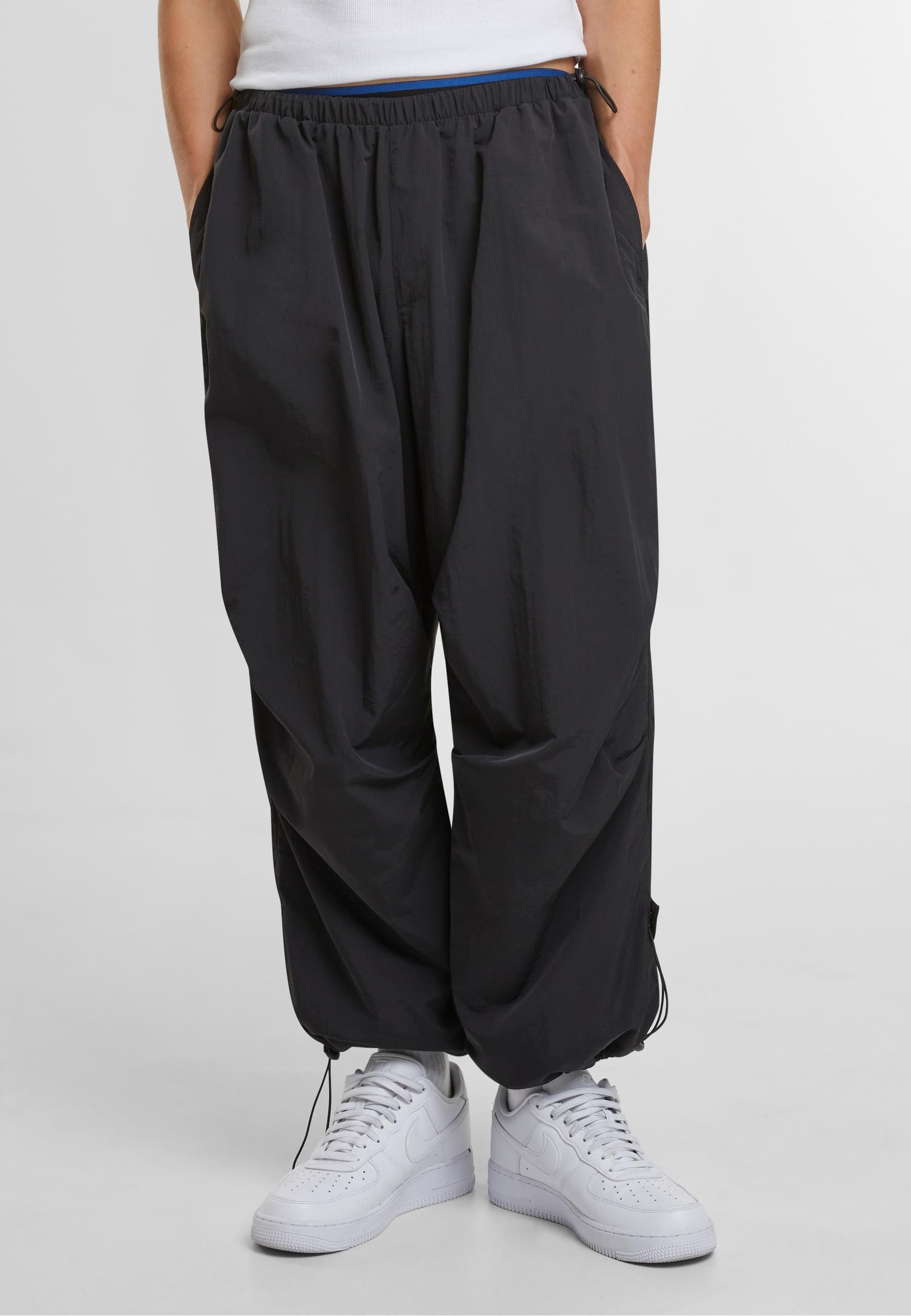 URBAN CLASSICS Stoffhose »Urban Classics Herren Nylon Parachute Pants«, (1 tlg.)