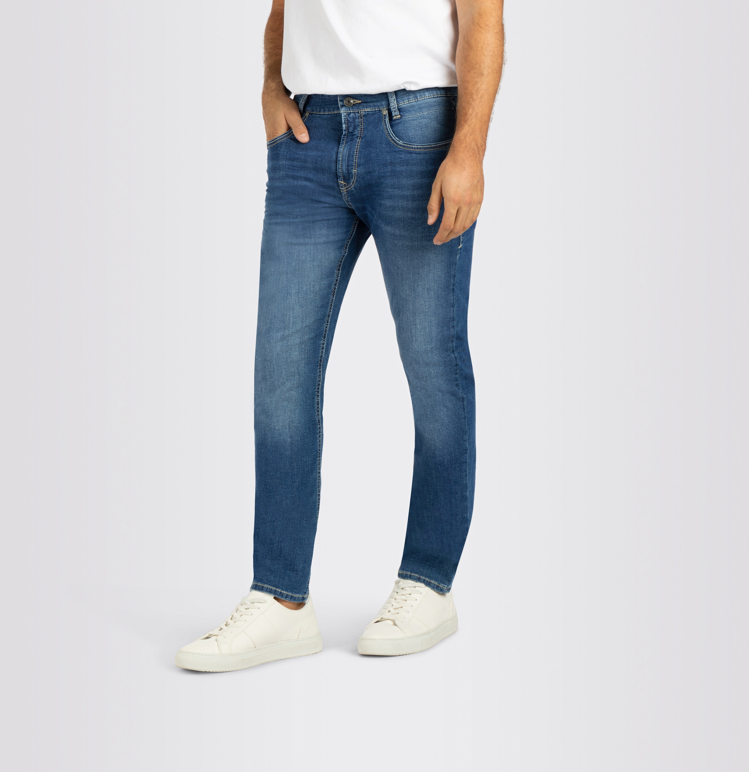 MAC Slim-fit-Jeans »Arne-Pipe light«, schmaler figurbetonender Schnitt
