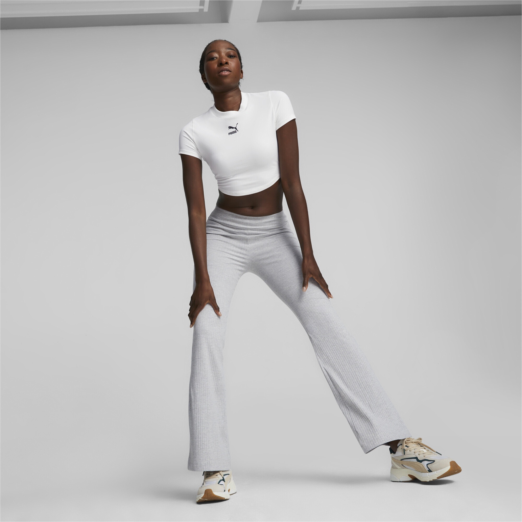 PUMA Sporthose BAUR | »Classics Damen« bestellen online Leggings Ausgestellte