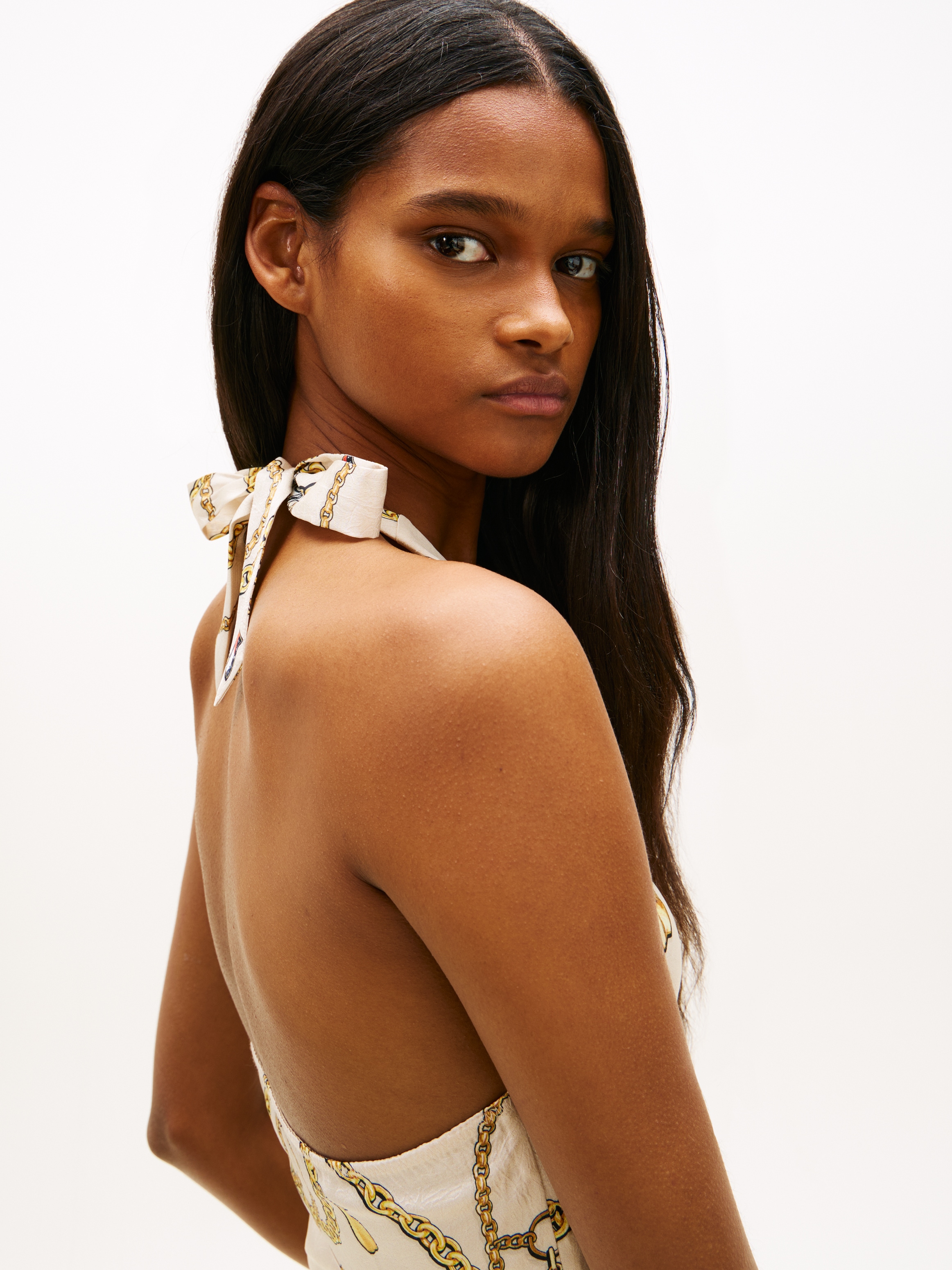 Tommy Jeans Neckholderkleid »TJW CHAIN AOP HALTERNECK DRESS« mit Allover-Print, rückenfrei