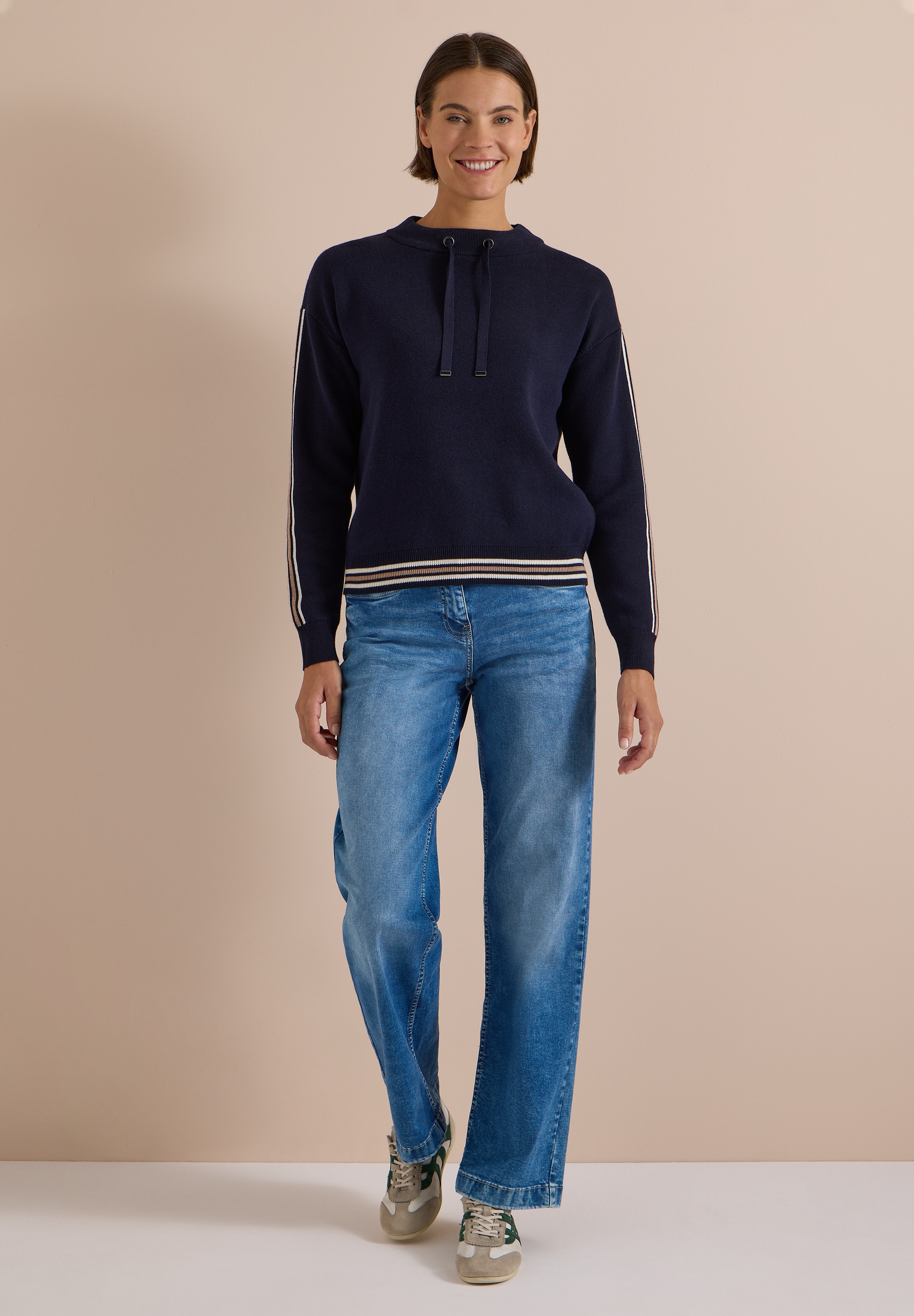 Cecil Stehkragenpullover College-Style Details