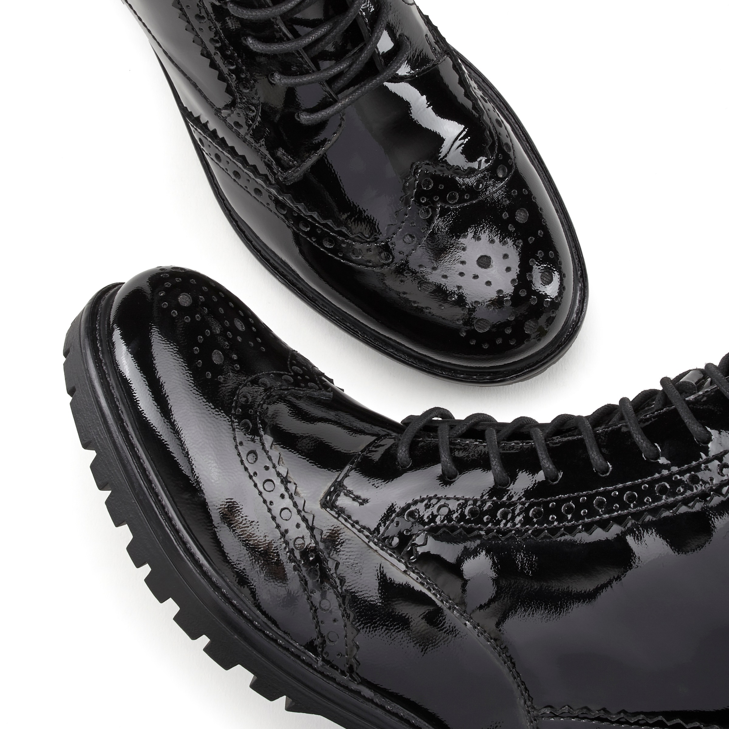 Schnürboots LASCANA, Damen, Gr. 37, schwarz (schwarz, shiny), Obermaterial: 100% Schafsleder. Decksohle: 100% Synthetik. Futter: 75% Textilmaterial, 25% Schafsleder. Laufsohle: 100% Synthetik, glänzend, unifarben, Schuhe Schnürboots, Schnürstiefelette, An 3