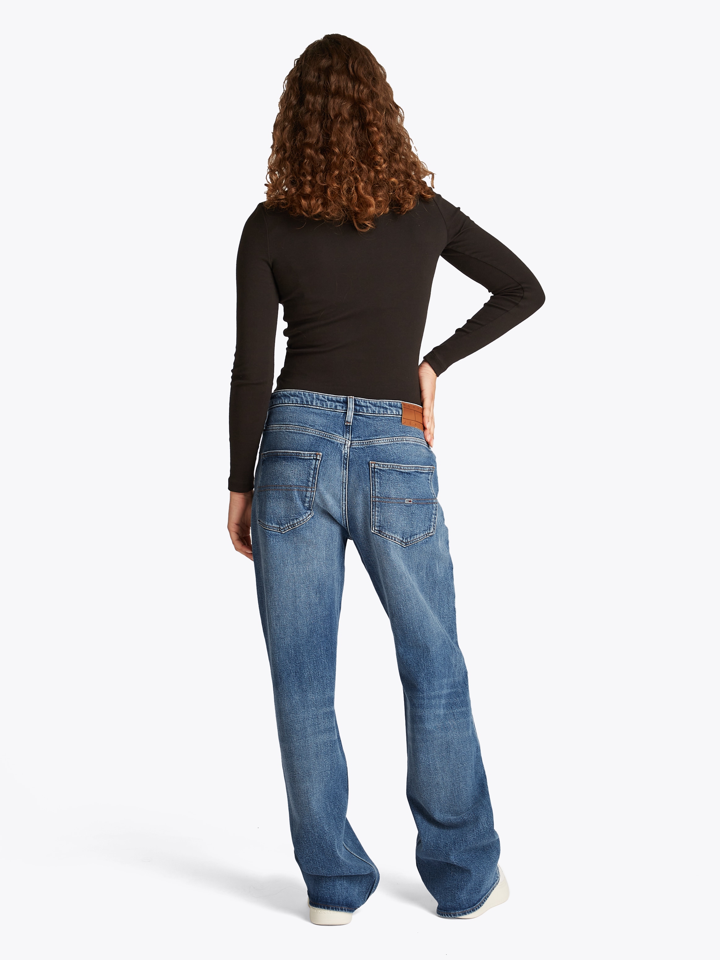 Tommy Jeans Relax-fit-Jeans »MIA MR RLXD STR«, in blauer Waschung, mit Hammerschlaufe