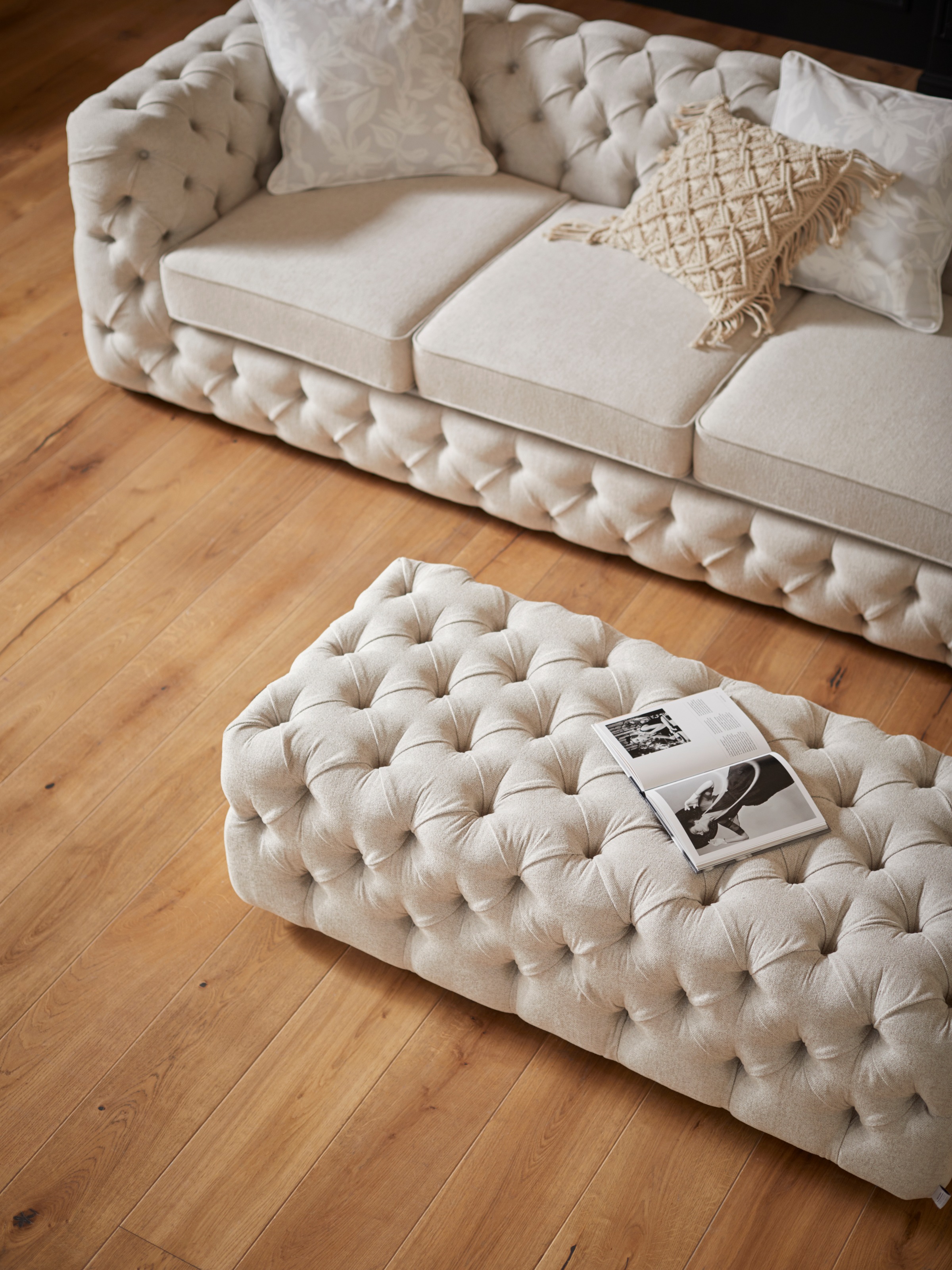 Guido Maria Kretschmer Home&Living Chesterfield-Sofa »Kalina«, klassische Chesterfield-Knopfheftung, sehr hochwertige Verarbeitung