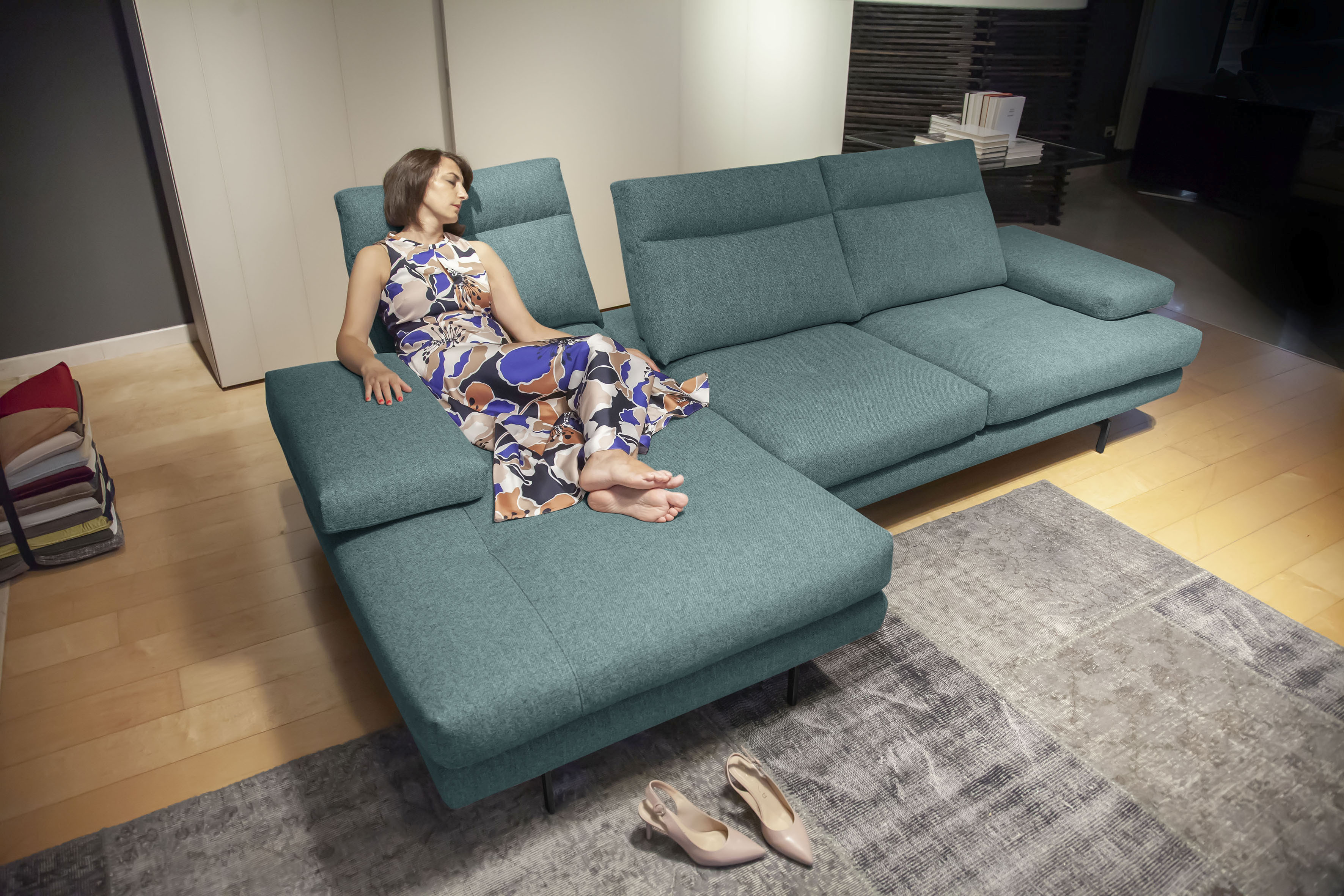 CALIA ITALIA Ecksofa "Toby Wing, B/T: 308/153 cm, Multifunktionssofa, Designsofa, L-Form" inkl. Sitztiefenverstellung und Armlehnfunktion, Füße in schwarz matt