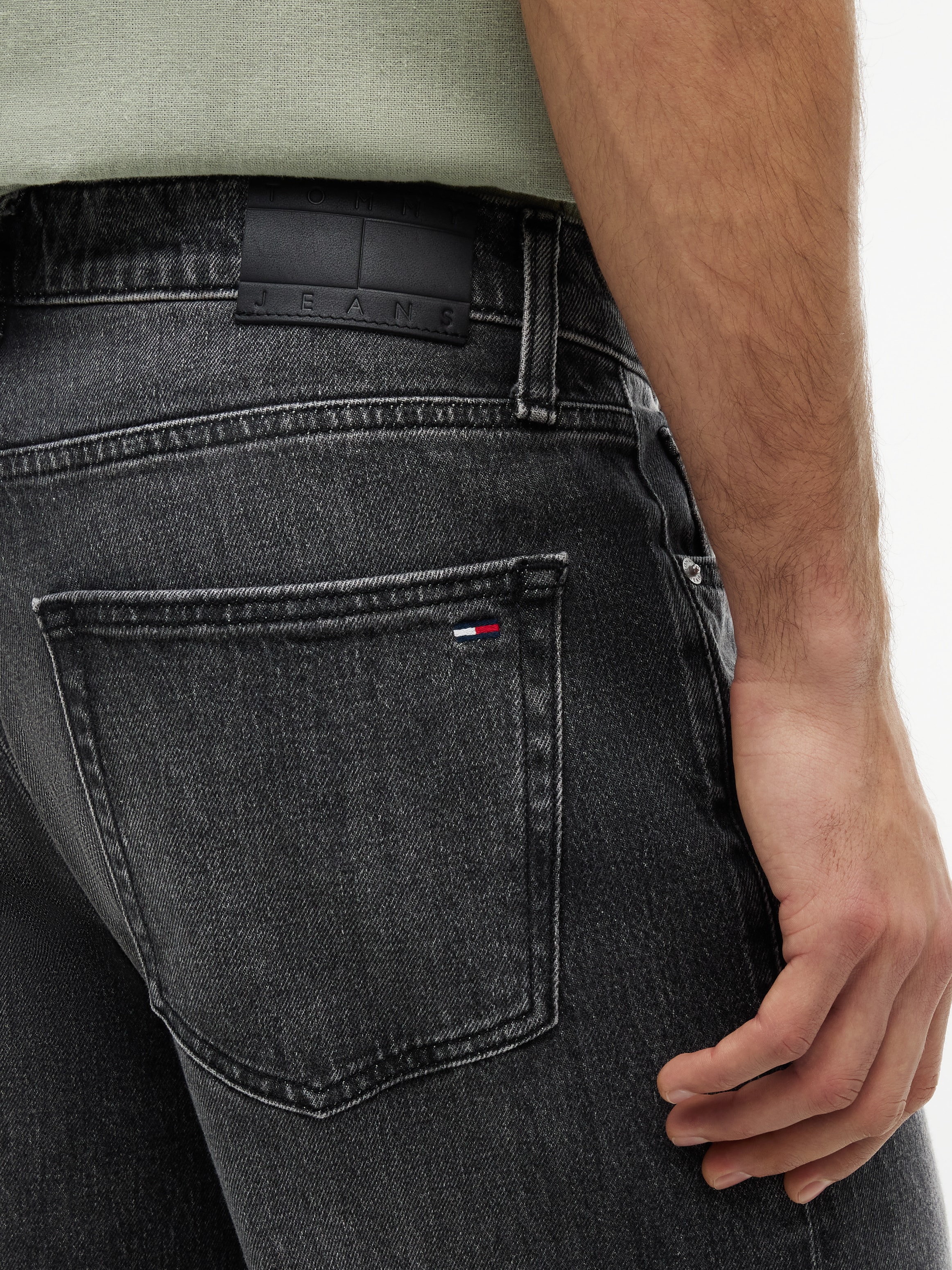 Tommy Jeans Relax-fit-Jeans »JAIMIE RELAXED« Relaxed fit im 5-Pocket-Stil, Straight Leg