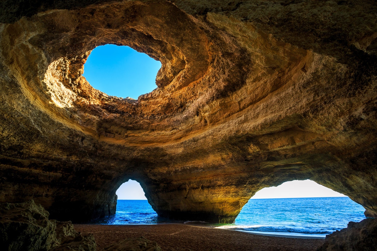 Papermoon Fototapete "Höhle in der Benagil-Algarve"