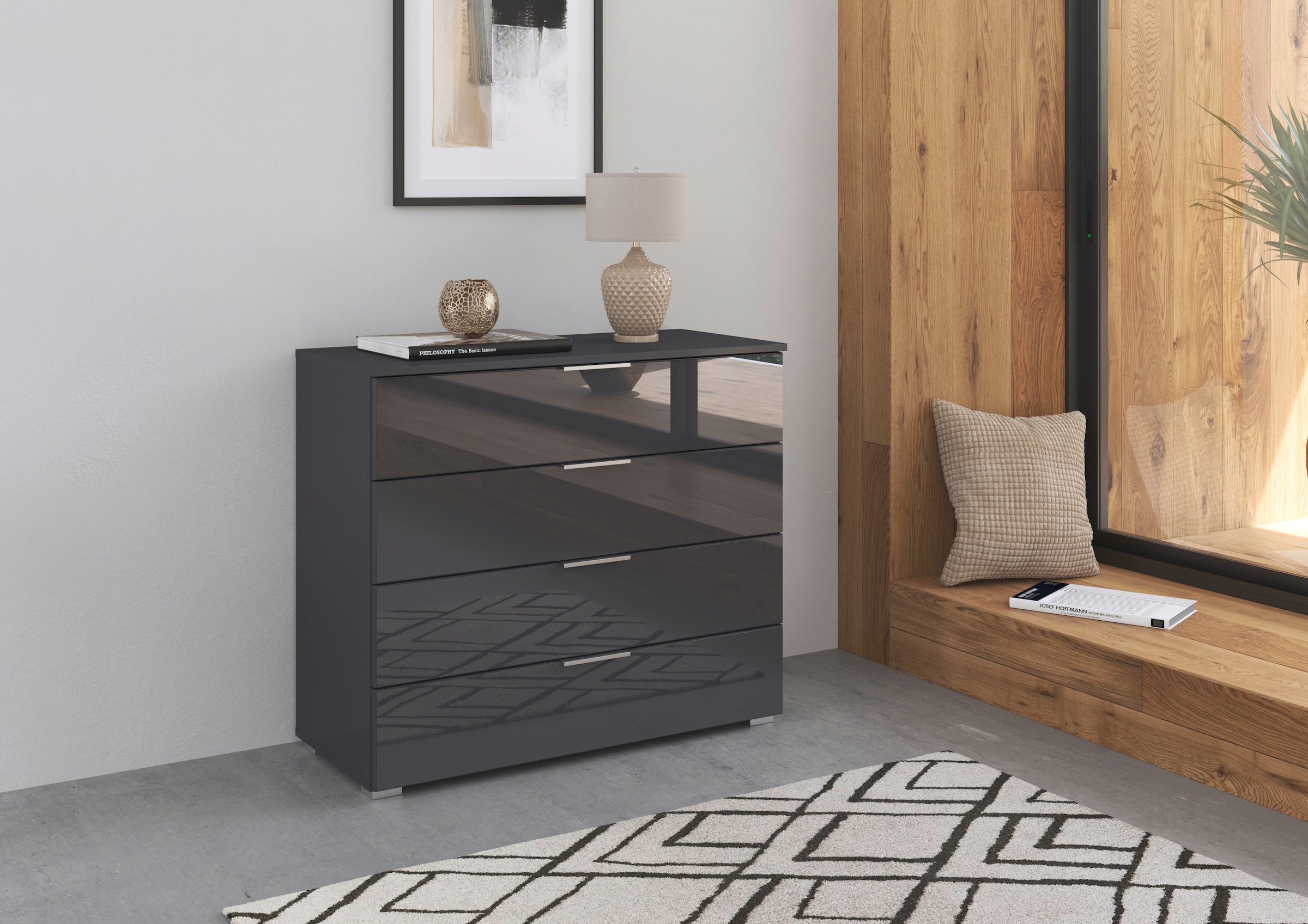 rauch Schubkastenkommode »Sideboard Schubladenkommode Schubladenkommode AGORDO mit Glasfront«, (in zwei Griff-Farben), Breite 93 cm mit 4 großen Schubladen für viel Stauraum MADE IN GERMANY