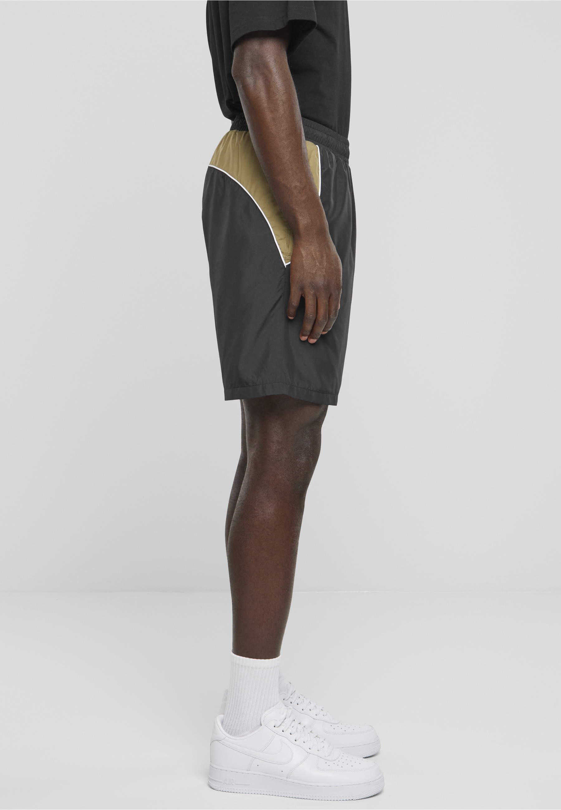 URBAN CLASSICS Sweatshorts »Urban Classics Herren Piped Track Shorts«