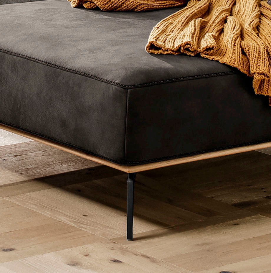 W.SCHILLIG Ecksofa »run, Designsofa mit tollem Sitzkomfort, bequem, L-Form«, mit Holzsockel, Füße in Schwarz pulverbeschichtet, Breite 319 cm