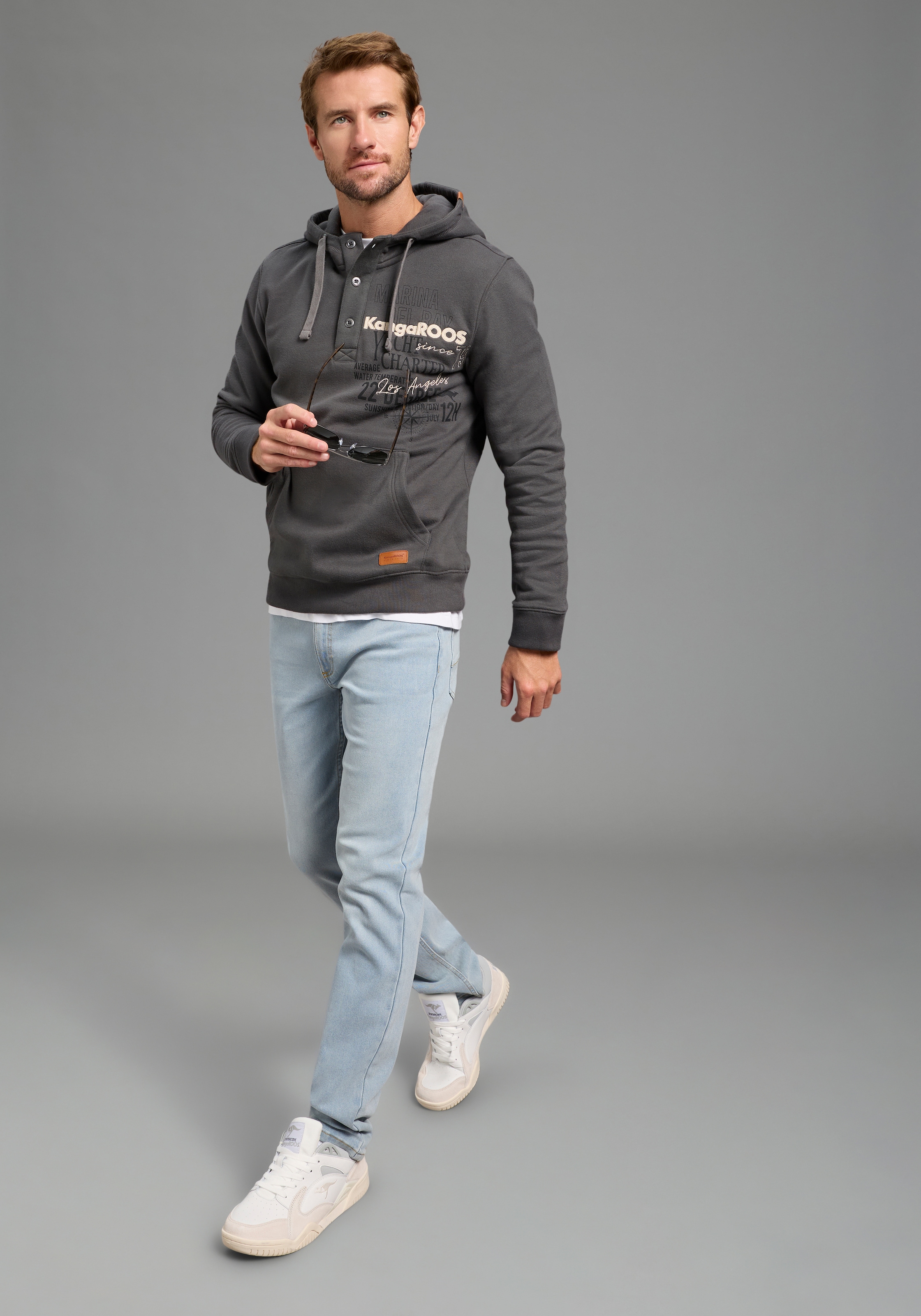 KangaROOS Kapuzensweatshirt , mit Kapuze und Kordelzug, mit Kängurutasche, Langarm-Design
