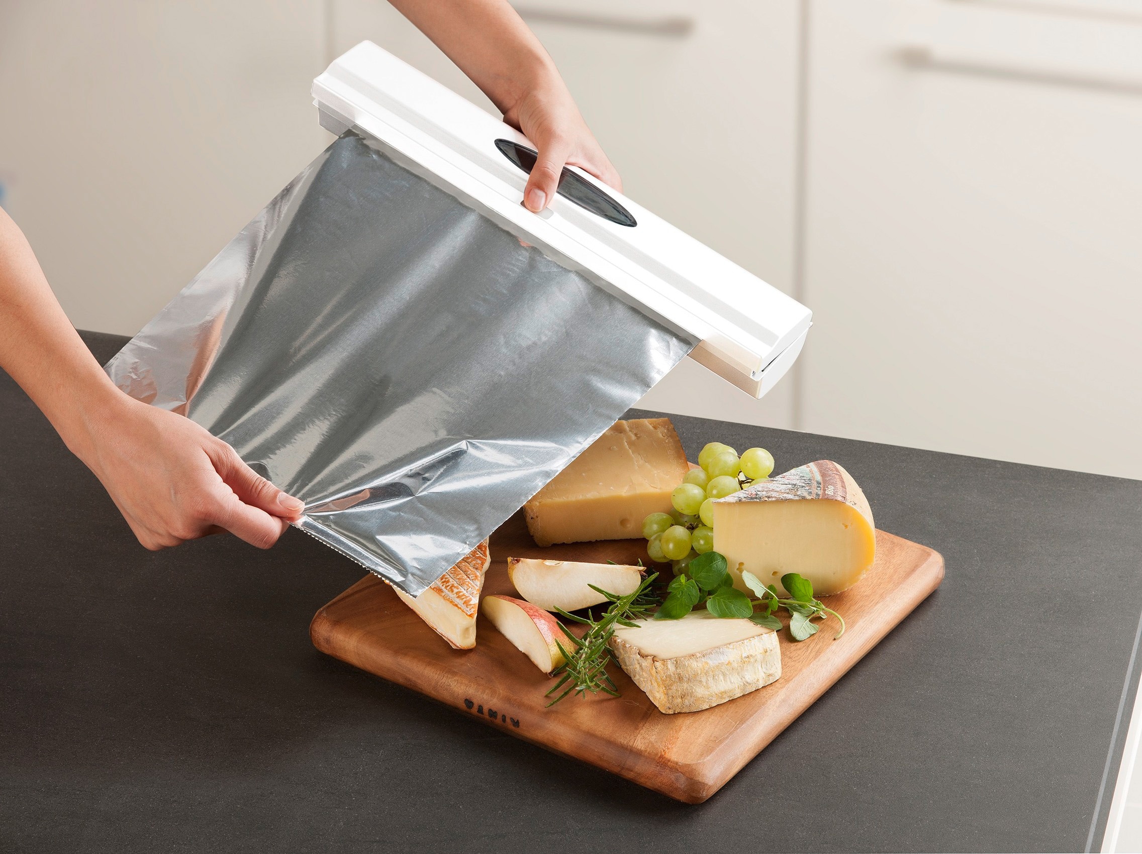 WENKO Folienspender »Modell Perfect-Cutter«, (Set, 2 St.), für Folienrollen bis 33 cm Breite, für Alufolien und Frischhaltefolien