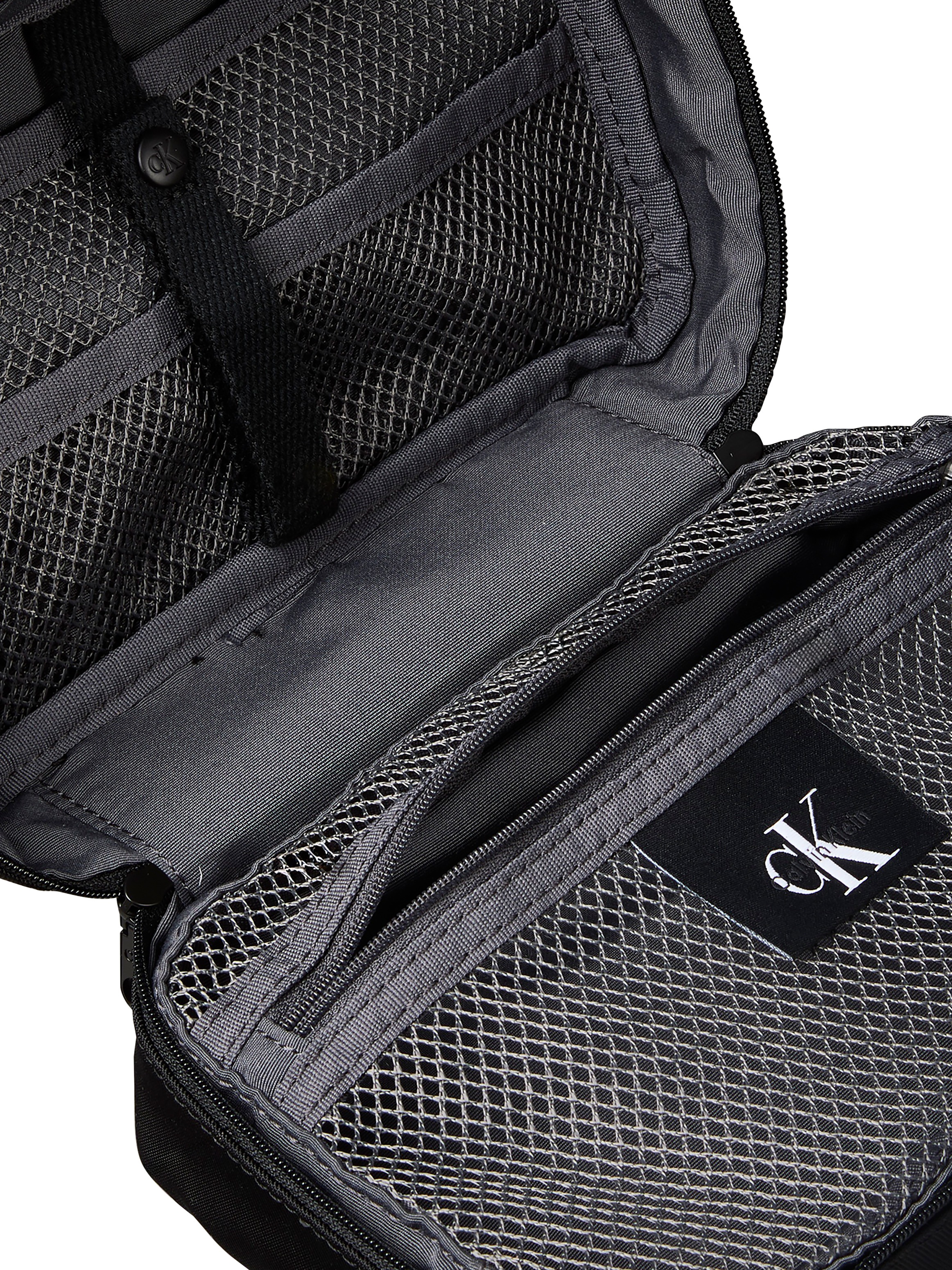 Calvin Klein Kulturbeutel »BOLD WASHBAG« Unisex Minibag, Hygienebeutel mit aufteilenden Netzeinsätzen