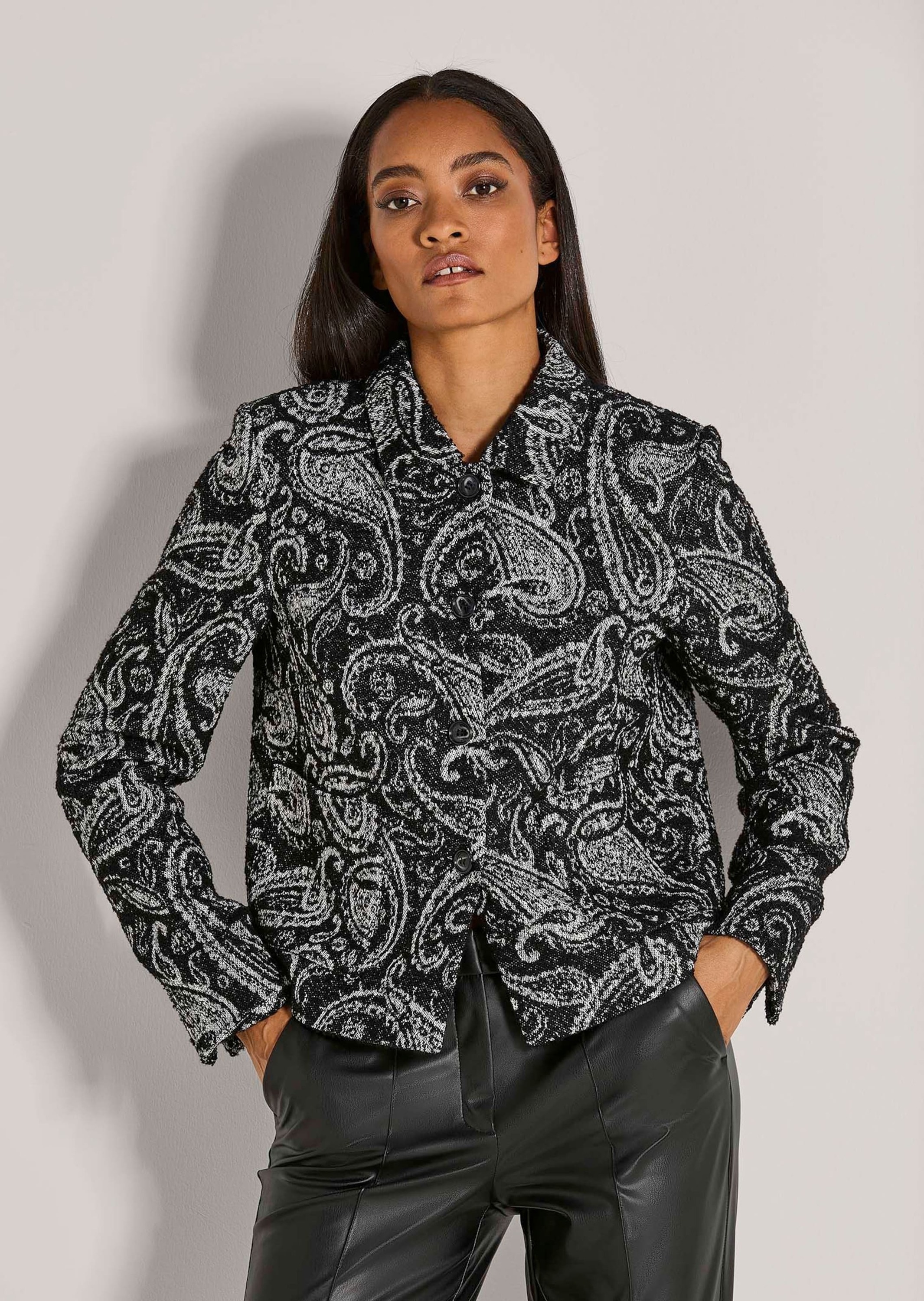Thumbnail - MADELEINE Jackenblazer "Kurzblazer Moderner Businessblazer mit Paisley-Muster" Paisley Design, Naturfarsergarn
