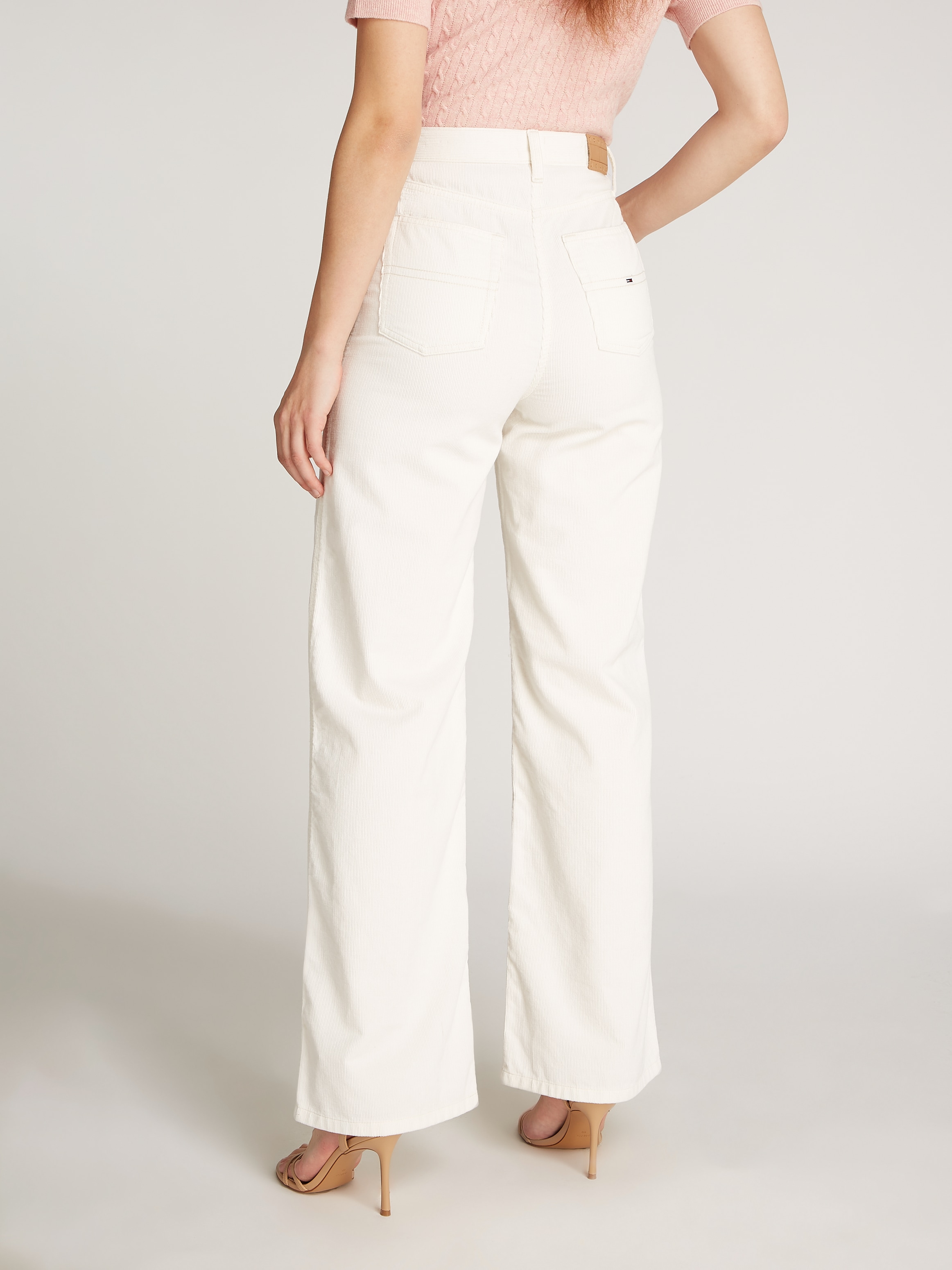 Tommy Jeans Cordhose »TJW CLAIRE FINE CORD PANT«, aus Feincord, im 5-Pocket-Stil