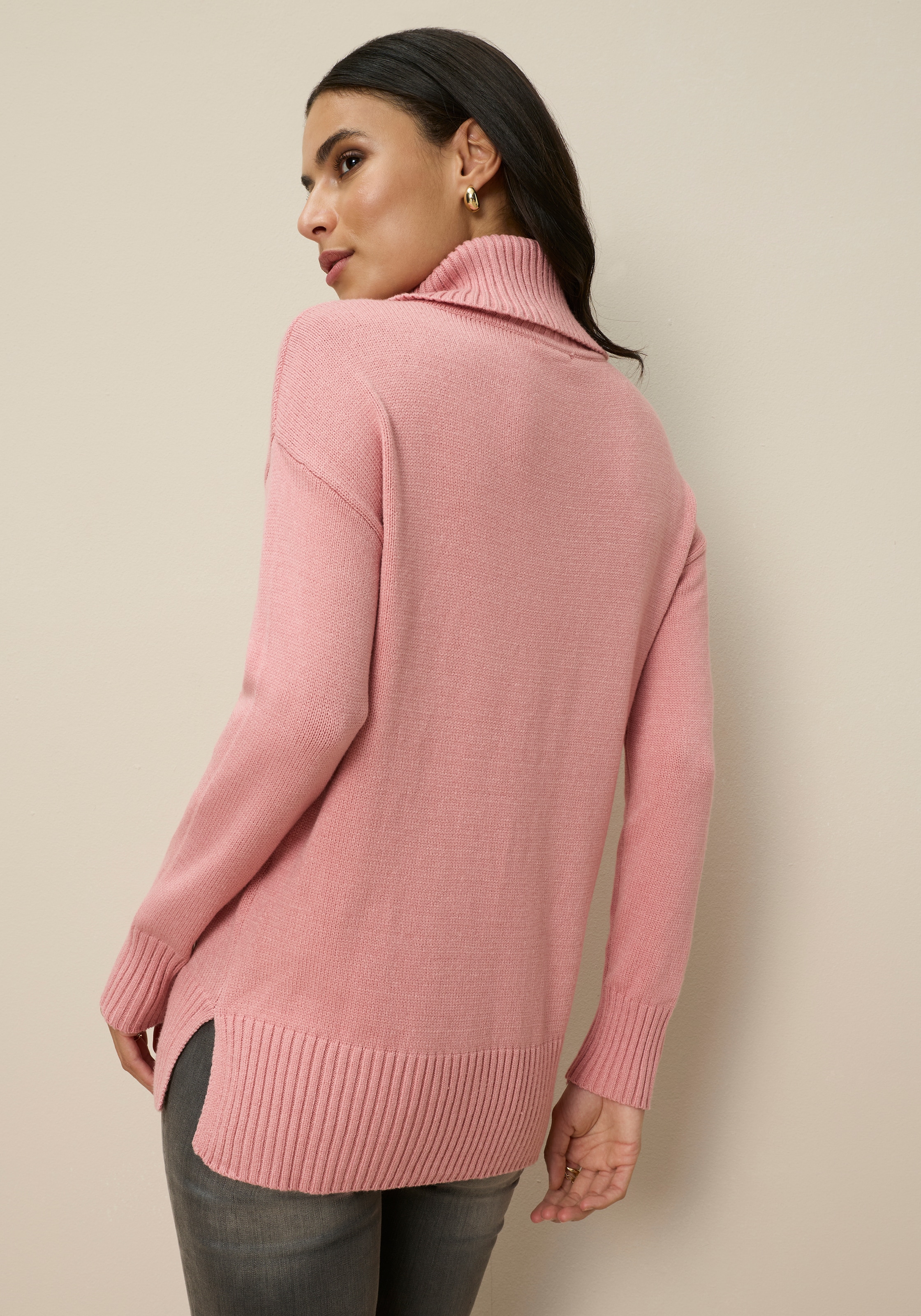 Tamaris Rollkragenpullover »aus weicher Viskosemischung« in lässiger Form mit seitlichen Schlitzen