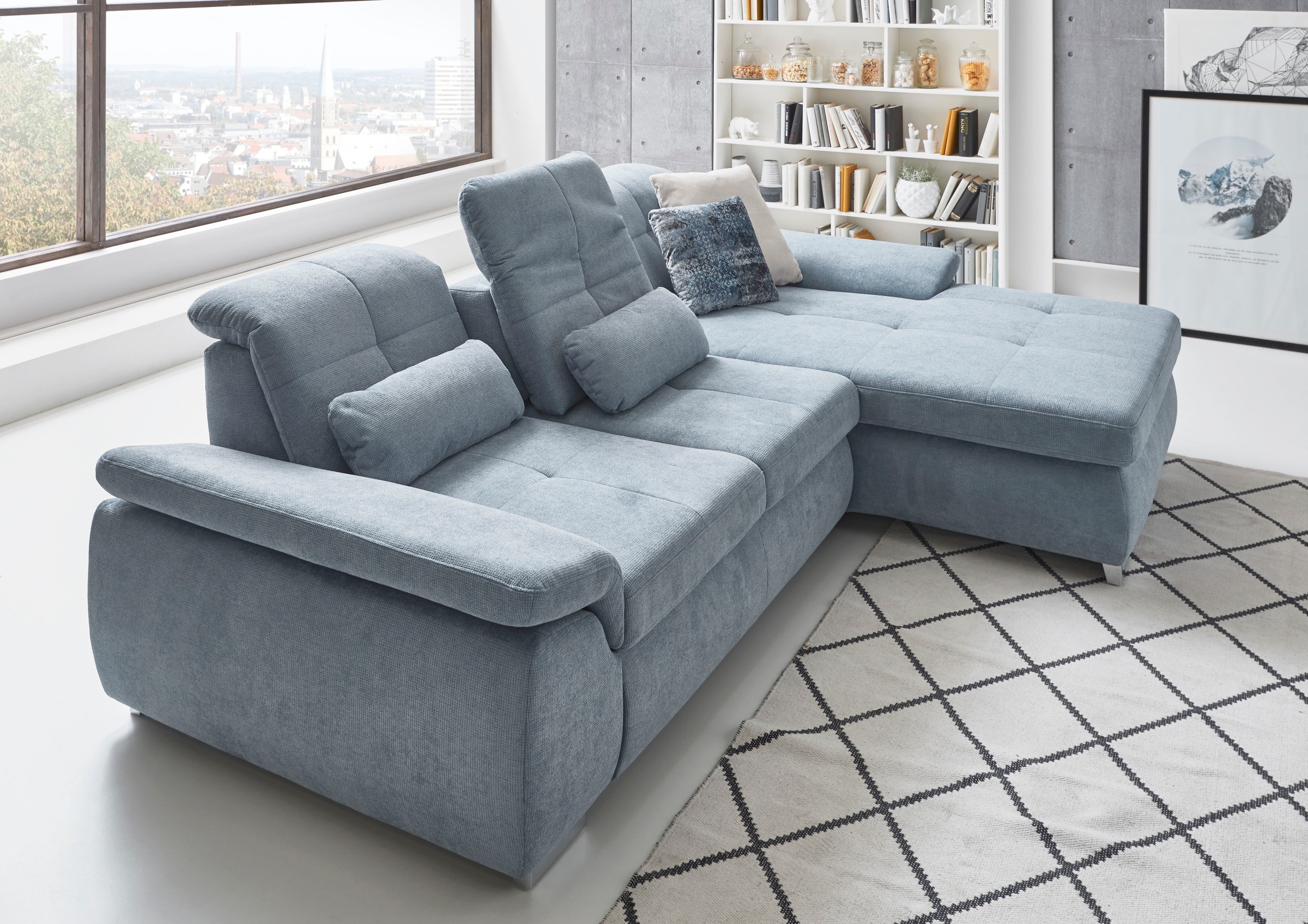 Die PlanBar Ecksofa »MP-IN16037 L-Form mit Federkern-Polsterung«, mit Sitztiefenverstellung & Zierkissen