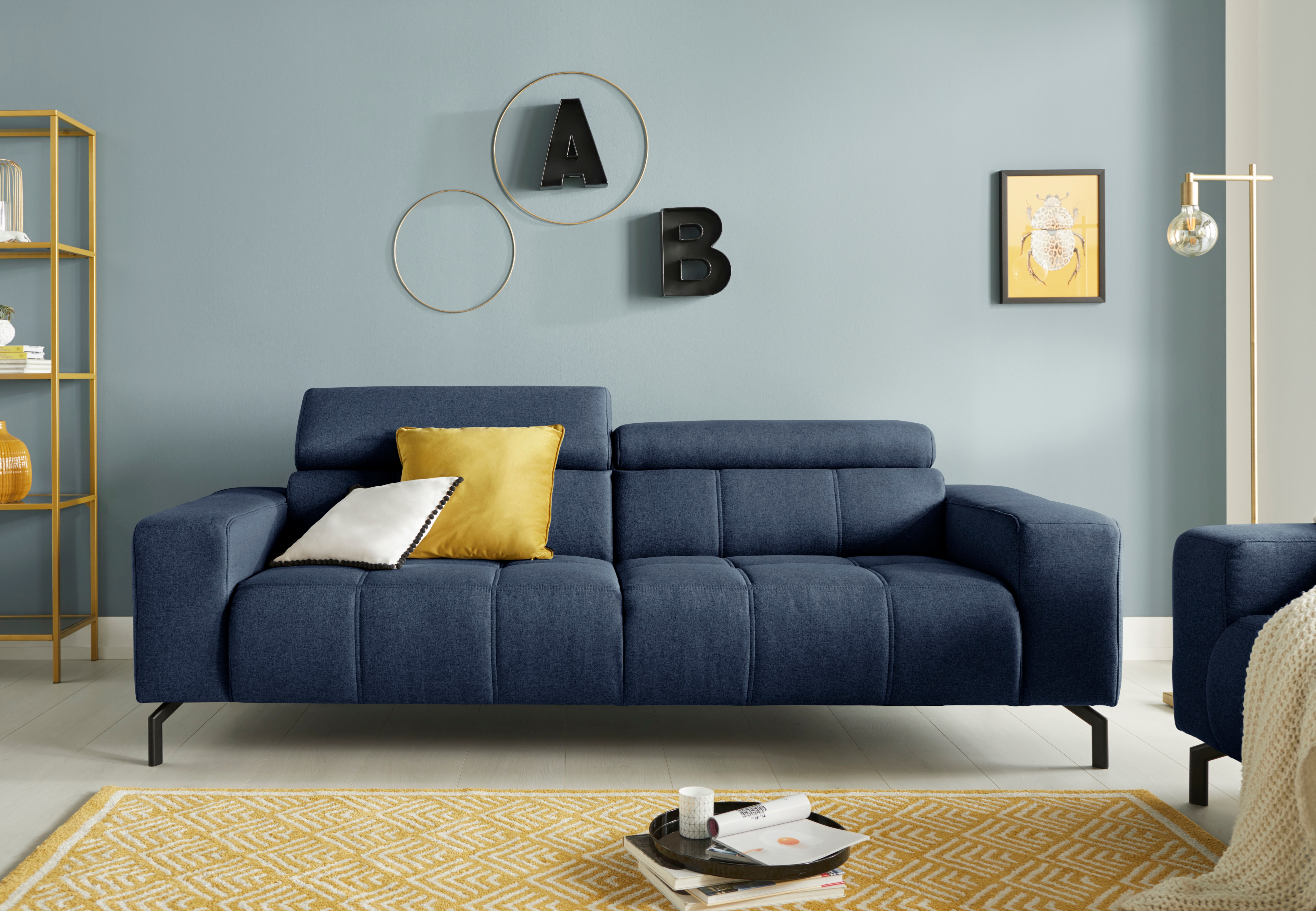 DOMO collection 2,5-Sitzer "Cunelli, moderne Sitznähte als Designelement, fester Sitzkomfort" whlw. verstellbare Kopfteile, passend für gängige Saugroboter