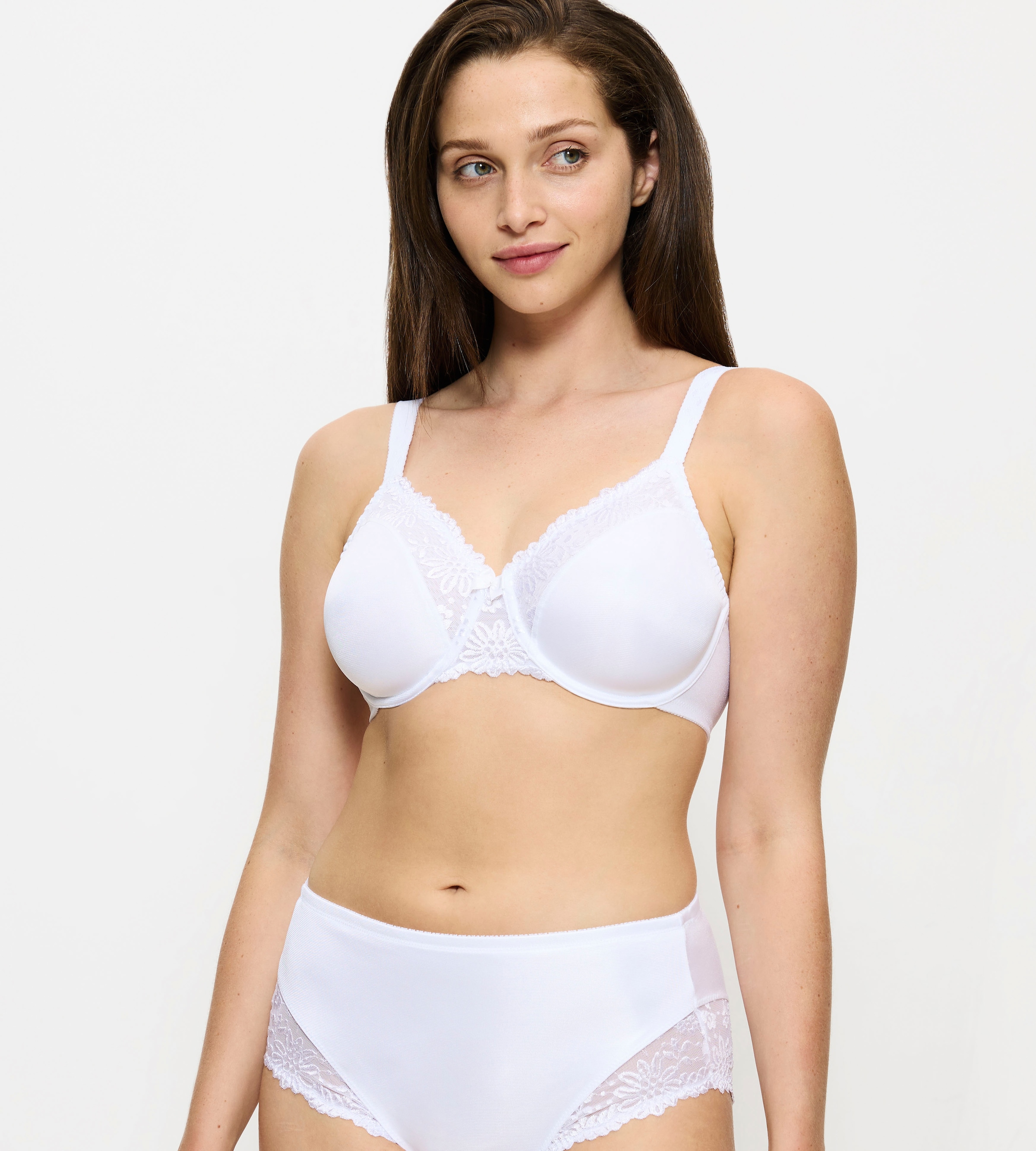 Triumph "Ladyform Soft" verkleinert die Brust optisch um eine Cup-Größe