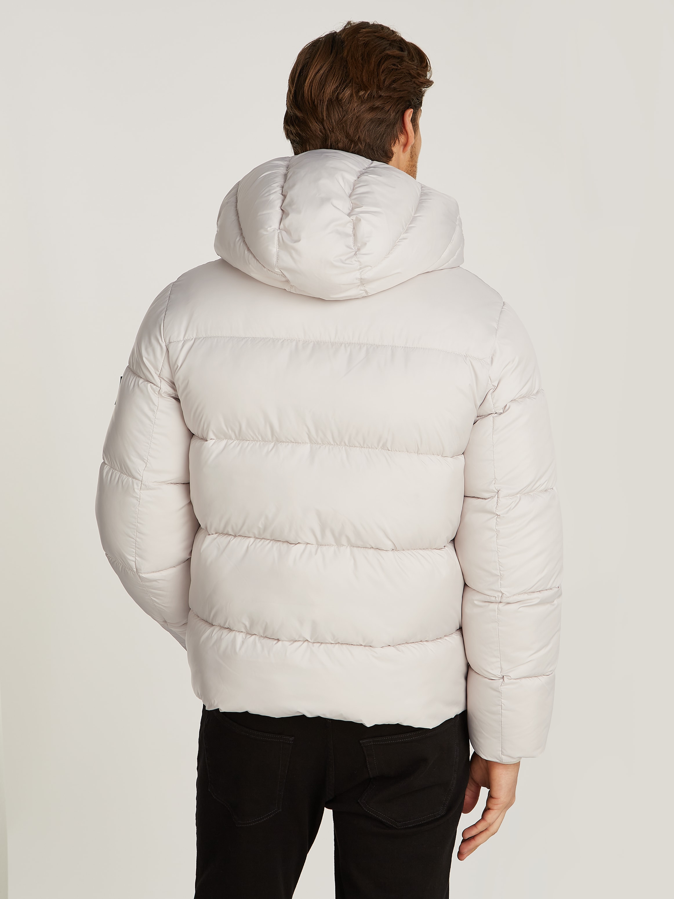 Calvin Klein Outdoorjacke "HOODED QUILT PUFFER MW", mit Kapuze, mit Logopat günstig online kaufen