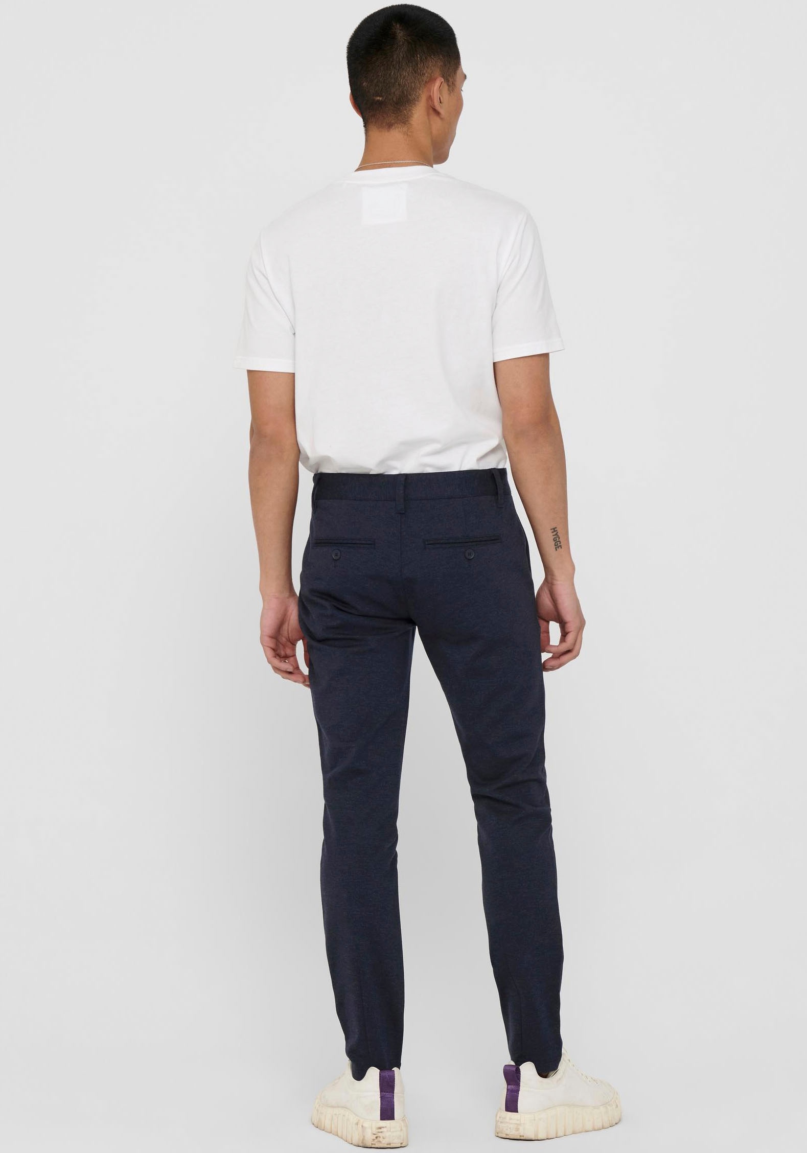 ONLY & SONS Chinohose, mit geschlossenen Gesäßtaschen